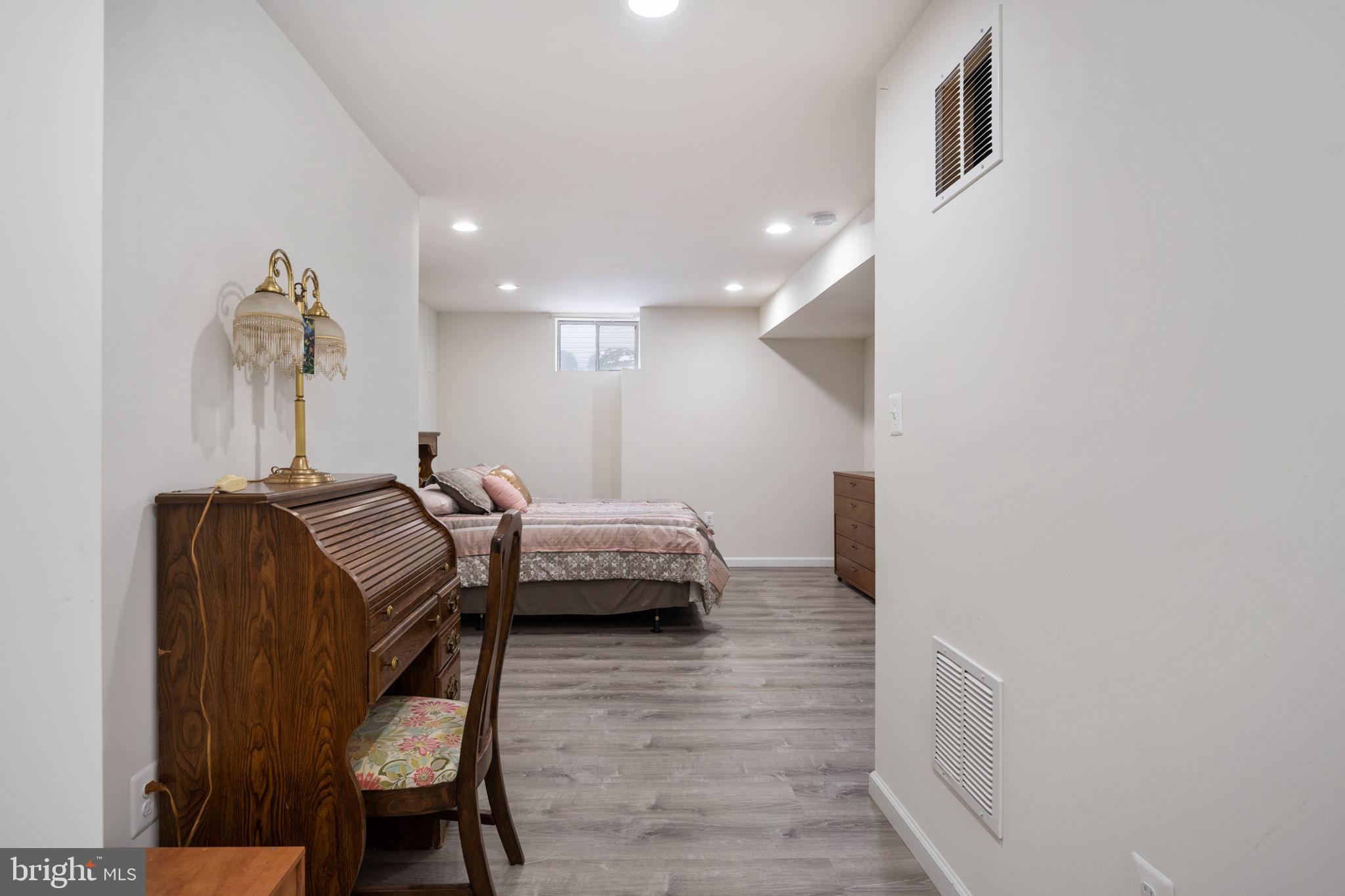 FOX POINT - Residential