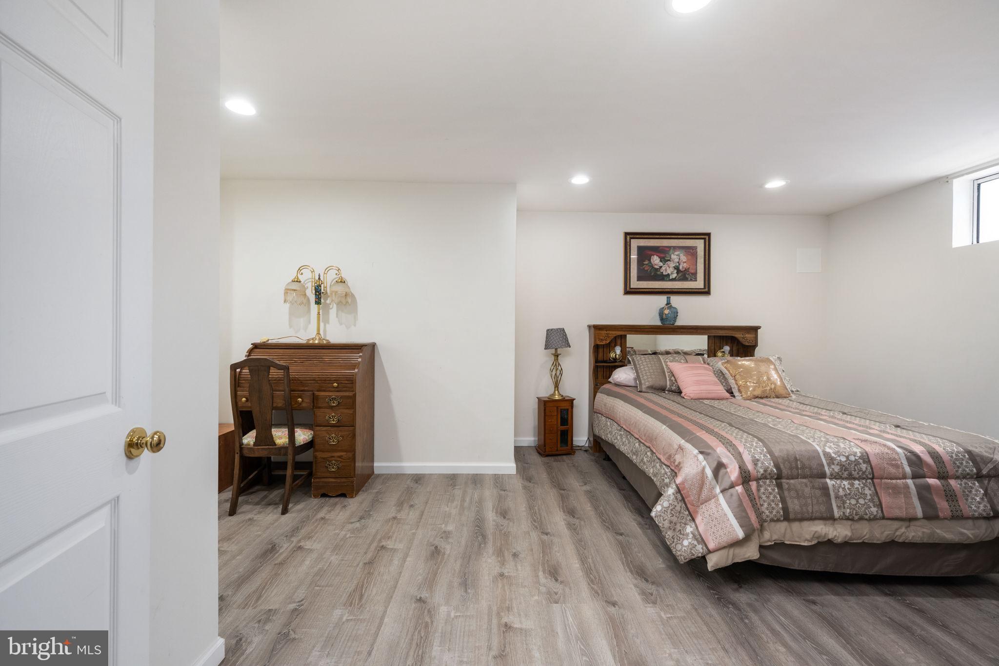 FOX POINT - Residential