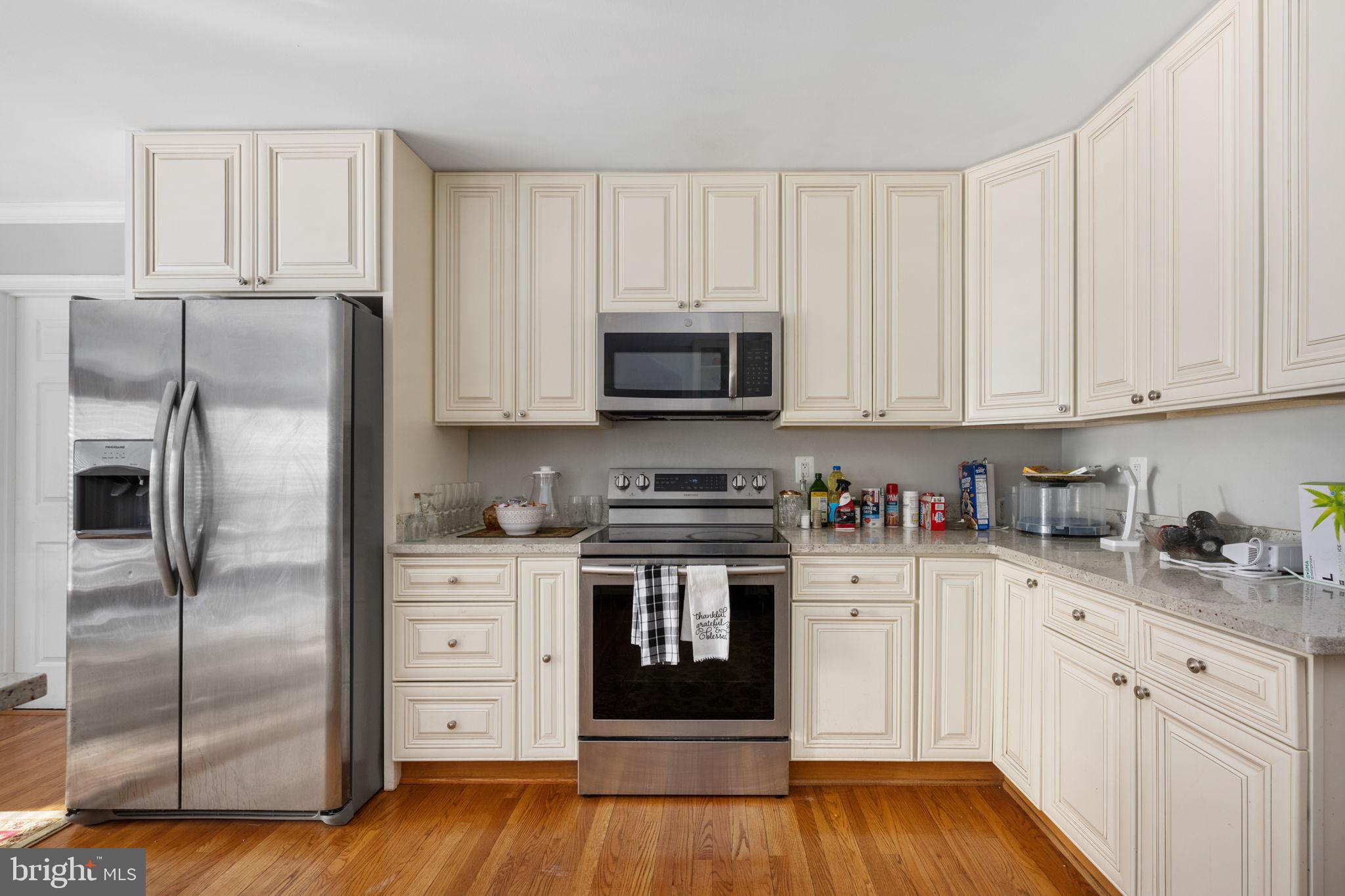 FOX POINT - Residential