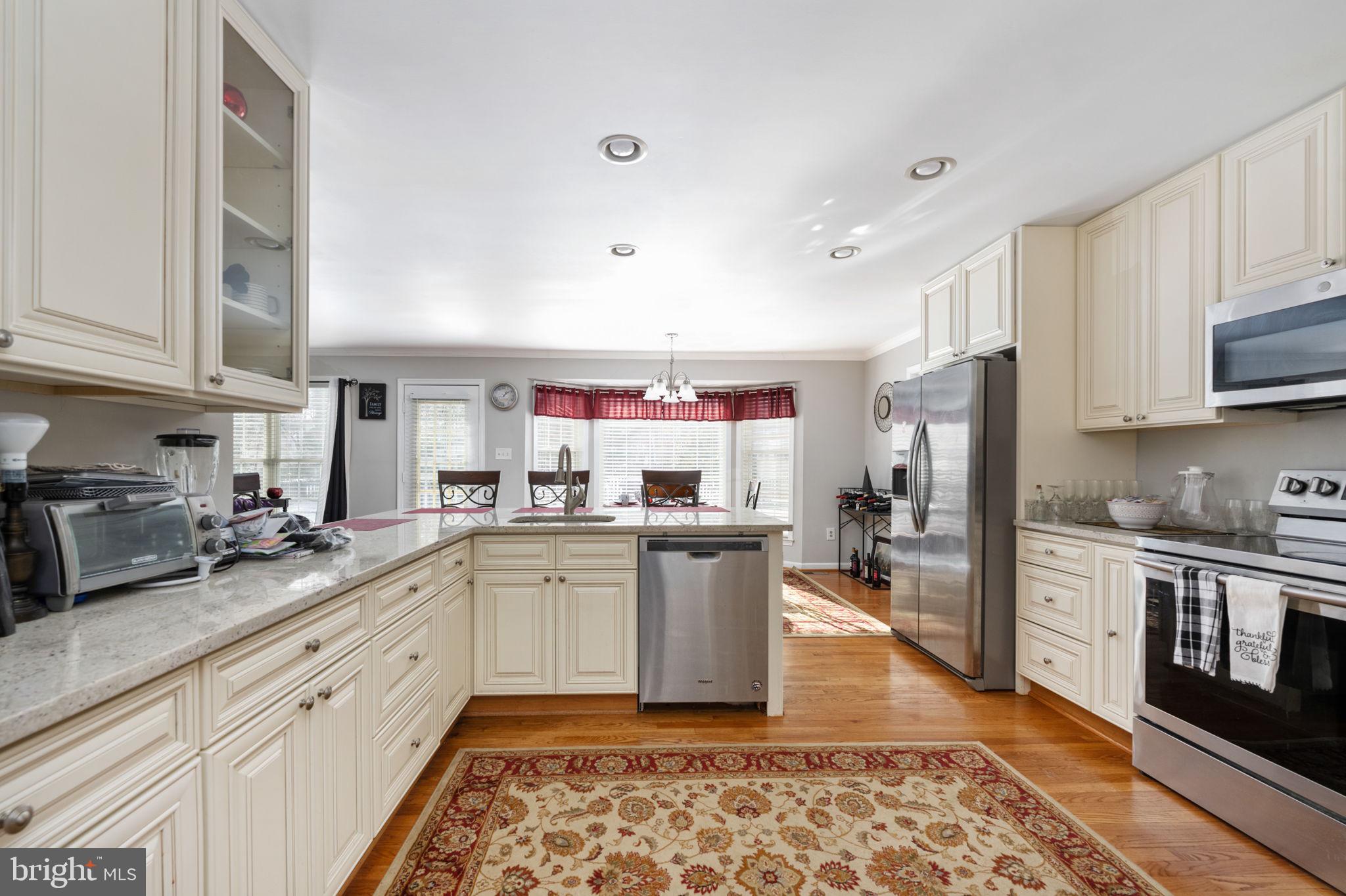 FOX POINT - Residential