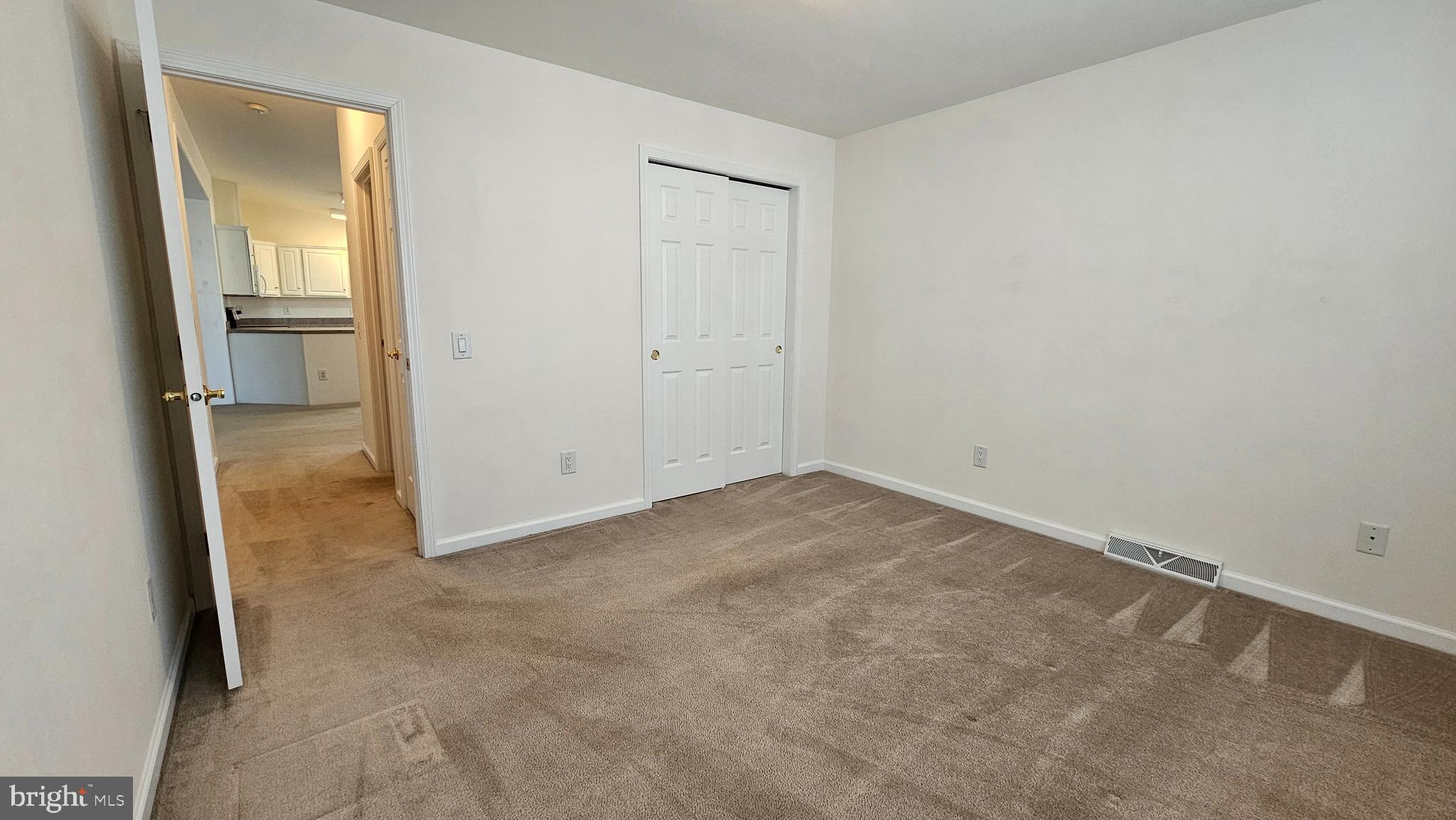 HYDE PARK - Residential