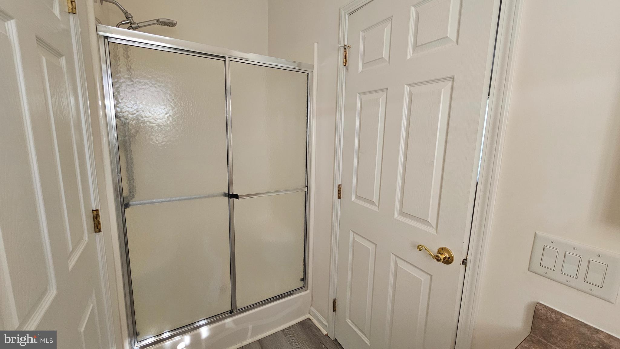 HYDE PARK - Residential