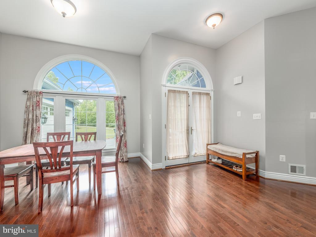 MOUNTAIN VIEW - Residential