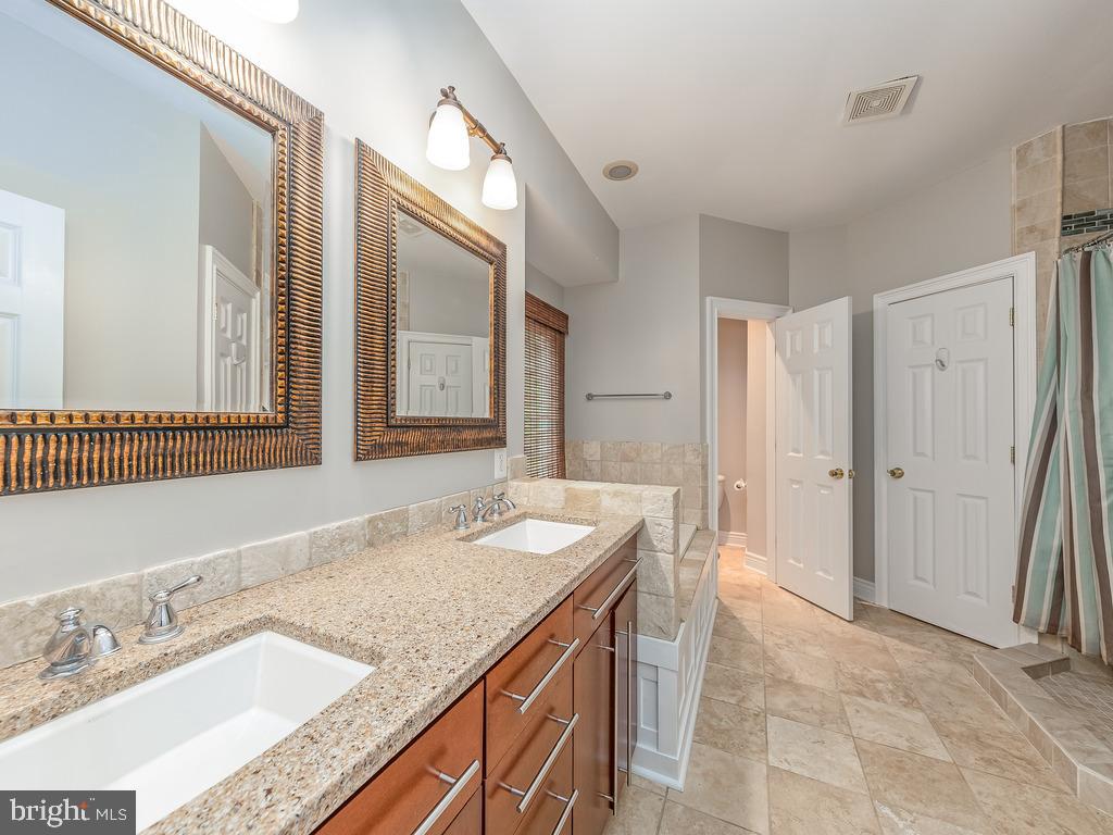 MOUNTAIN VIEW - Residential