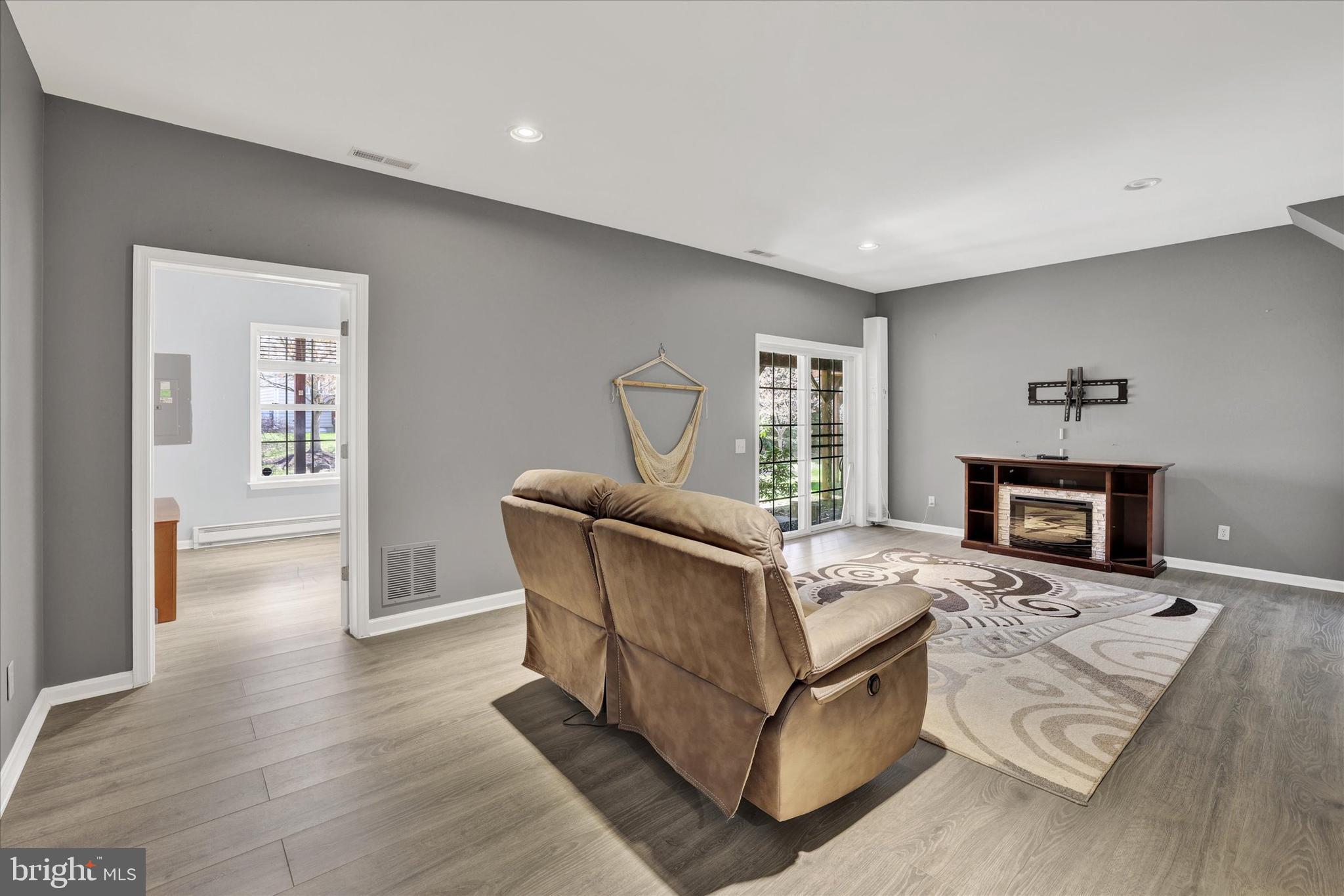 DOYLESTOWN STATION - Residential