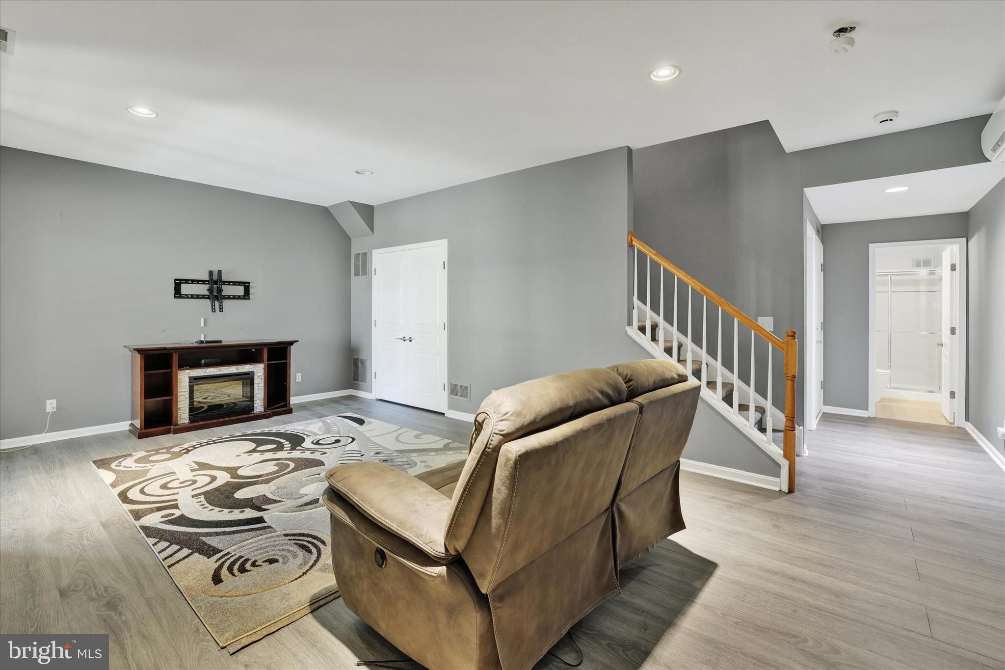 DOYLESTOWN STATION - Residential