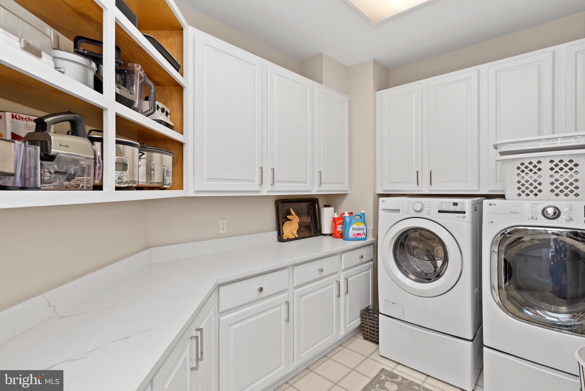 WHITE OAKS - Residential