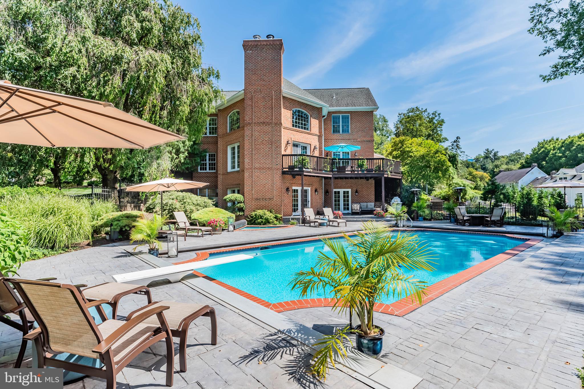 WHITE OAKS - Residential