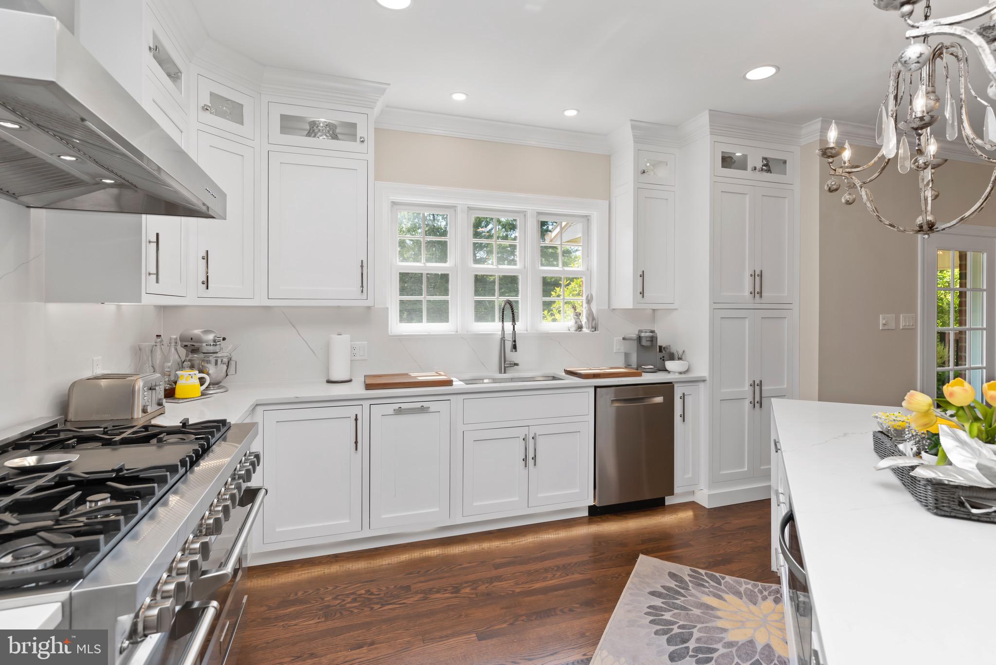 WHITE OAKS - Residential