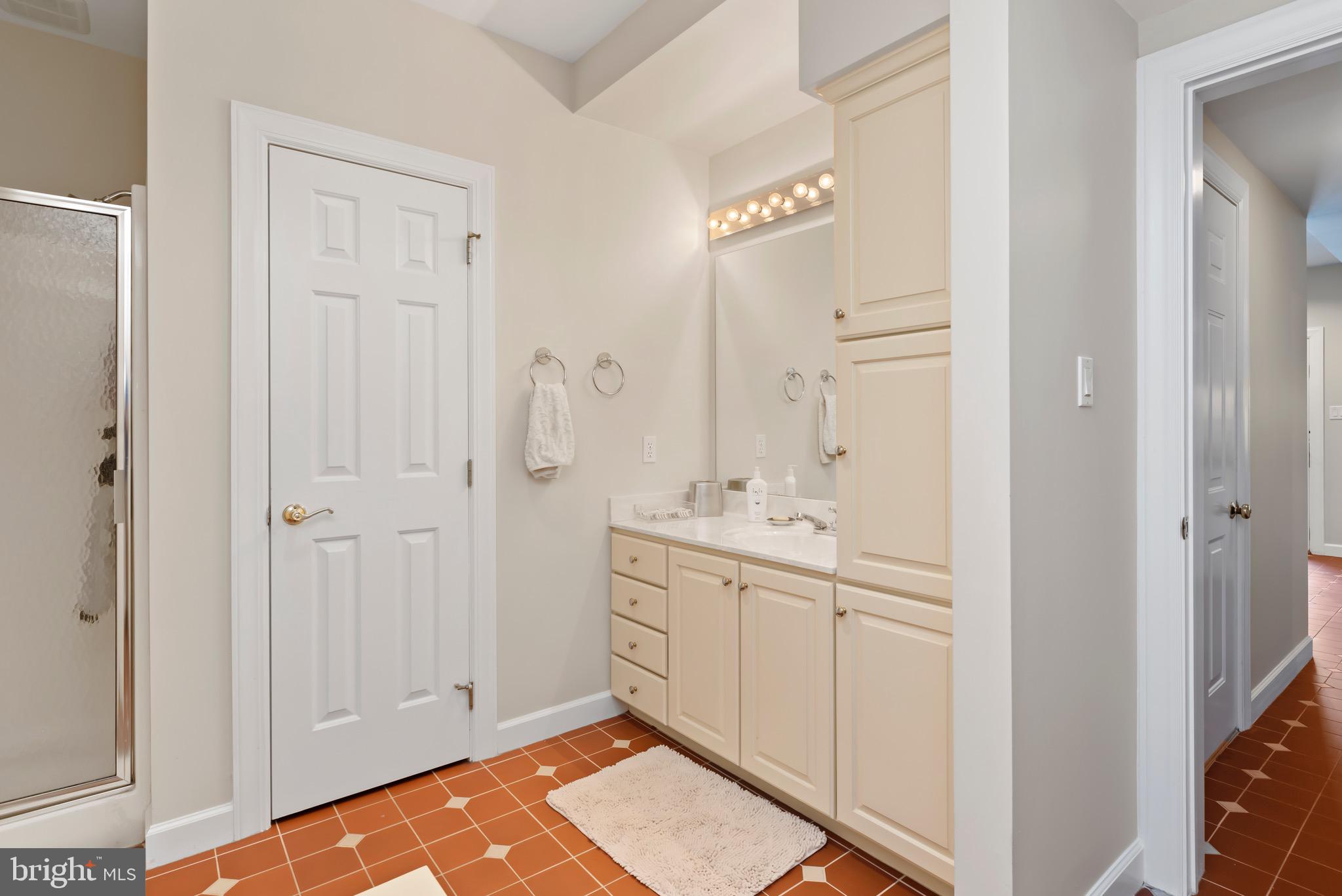 WHITE OAKS - Residential