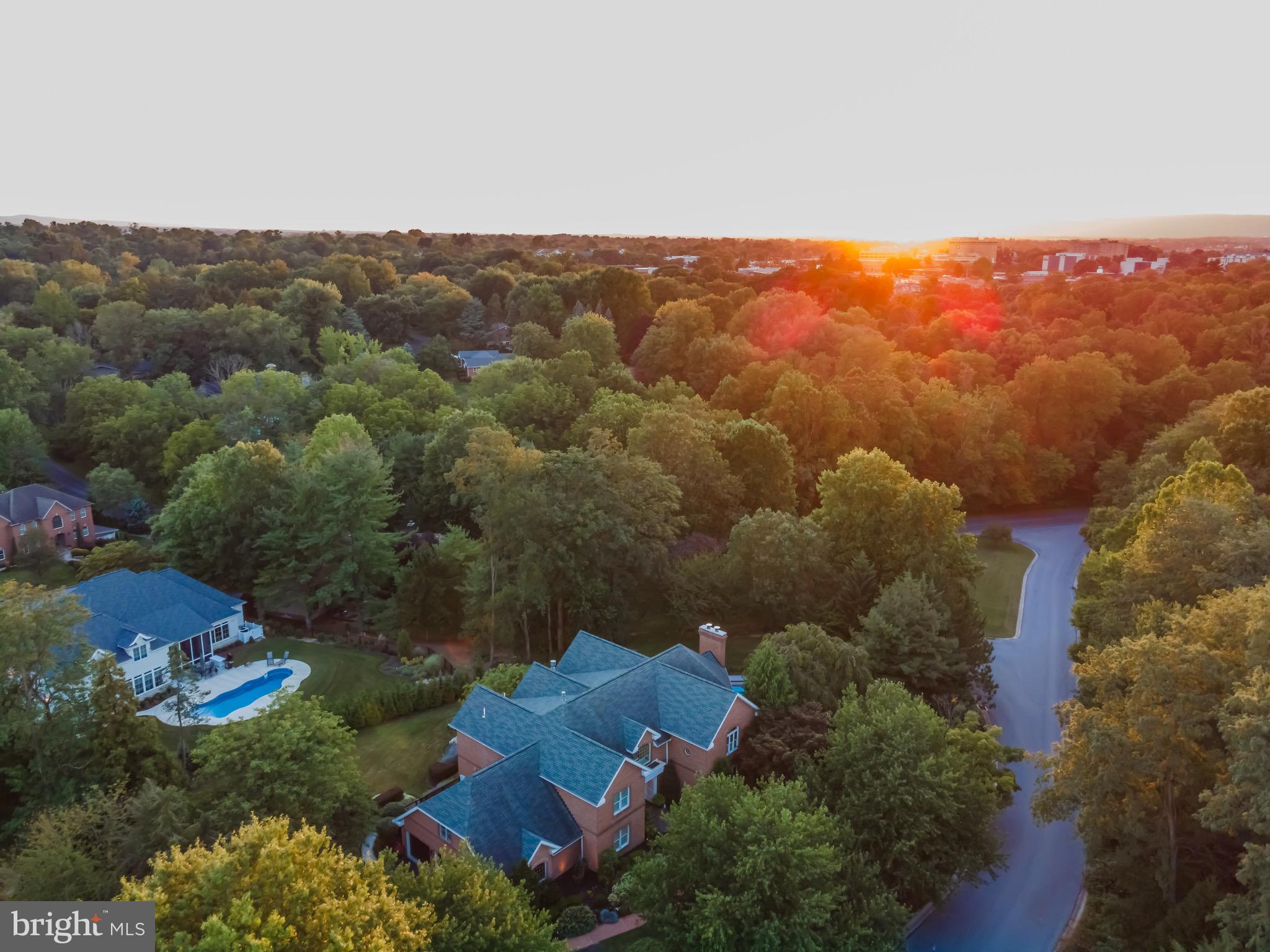 WHITE OAKS - Residential