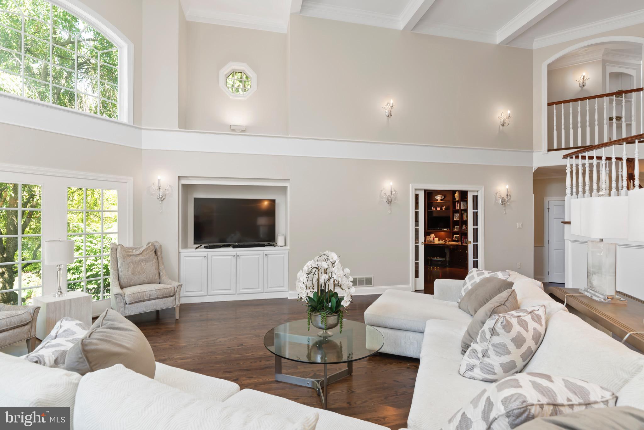 WHITE OAKS - Residential