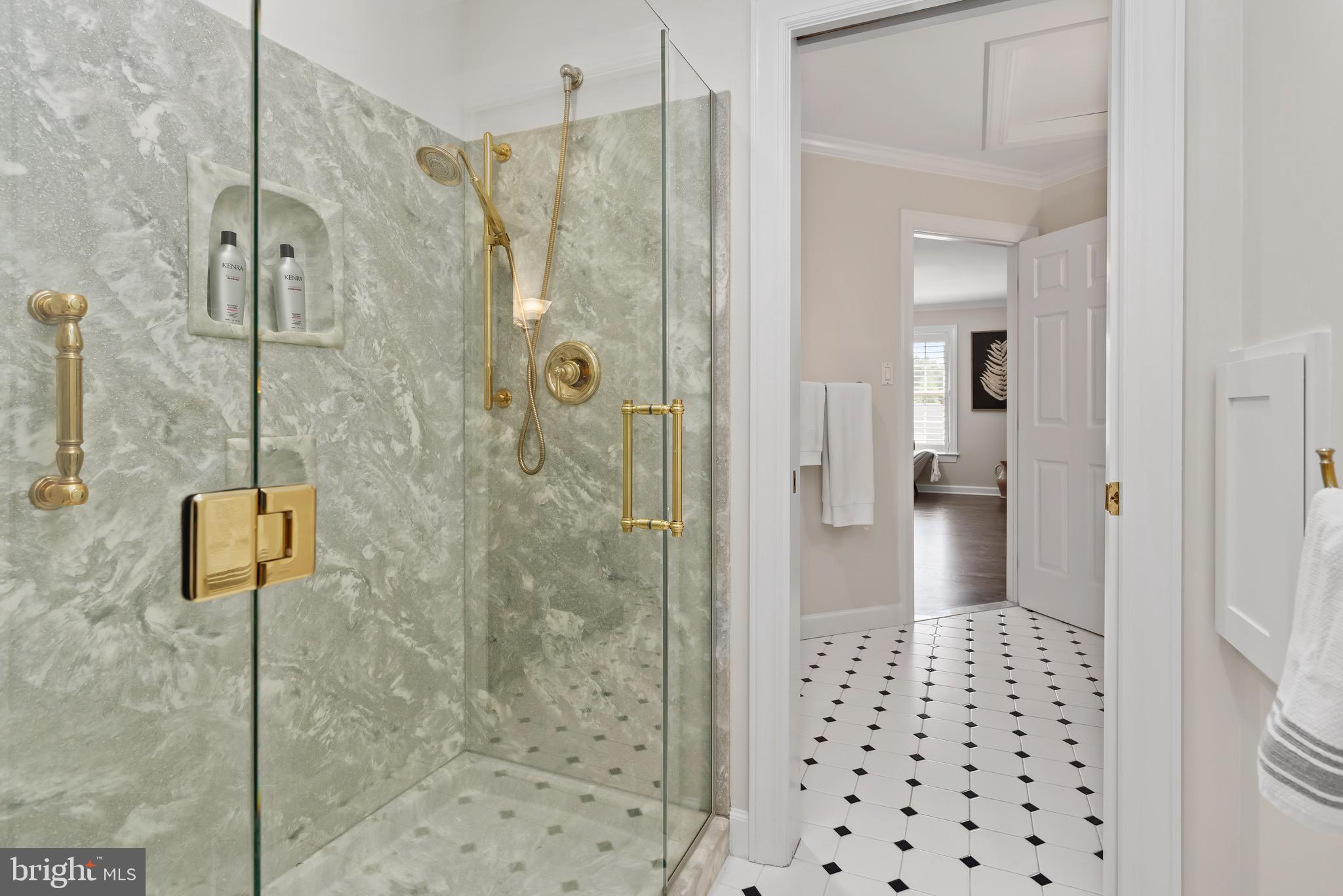 WHITE OAKS - Residential