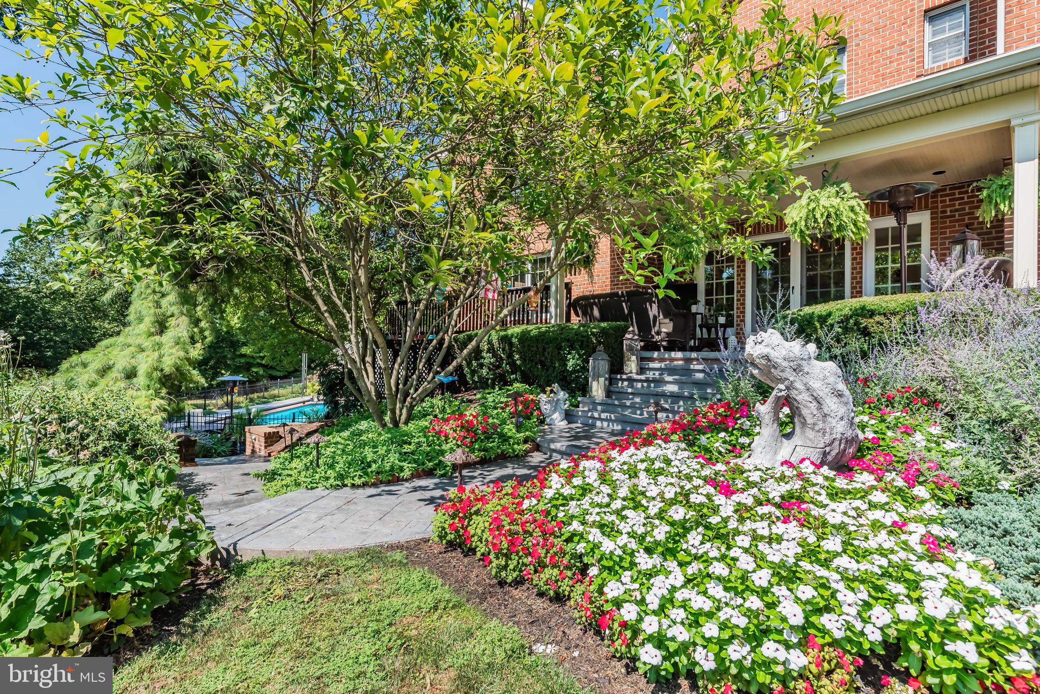 WHITE OAKS - Residential