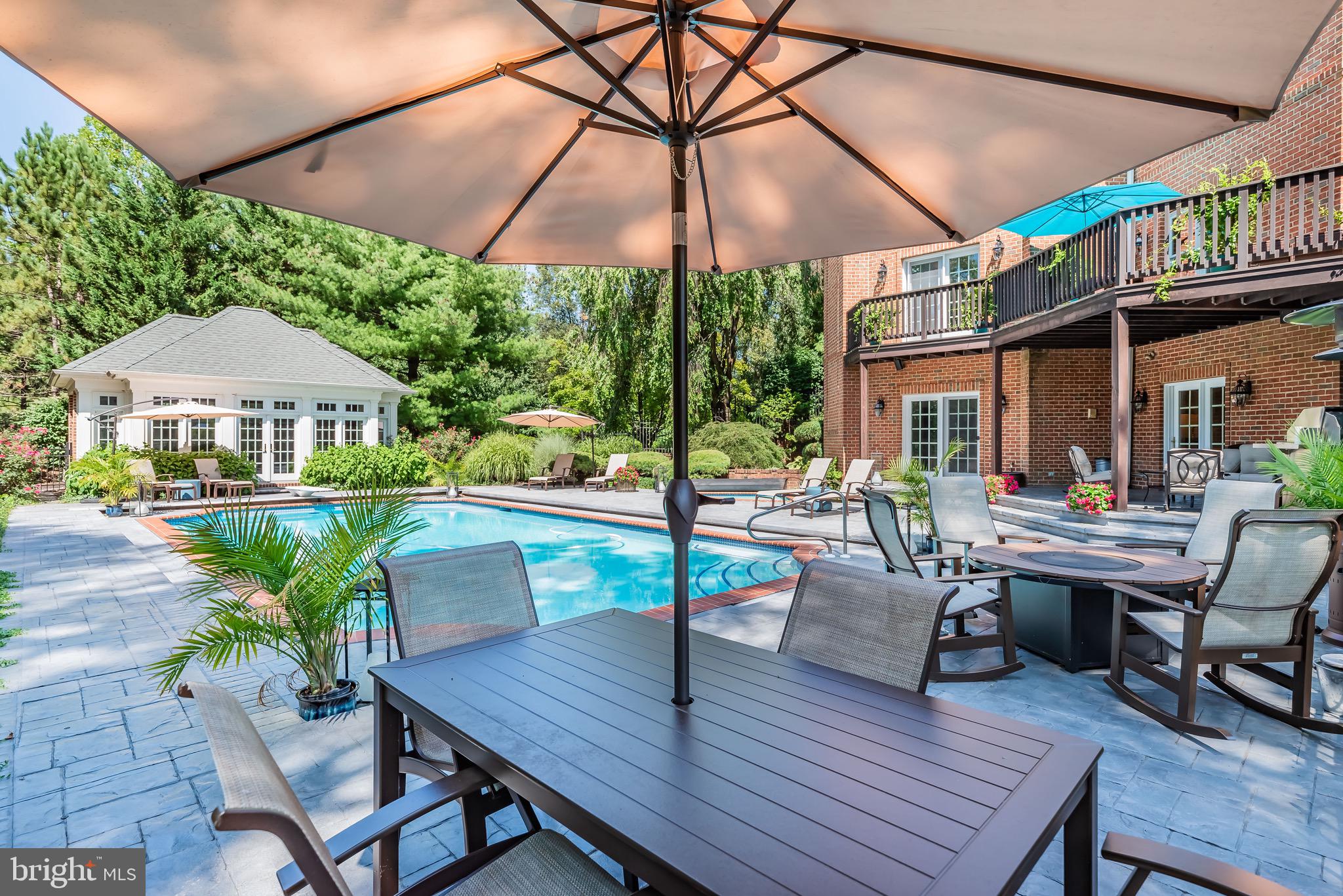 WHITE OAKS - Residential