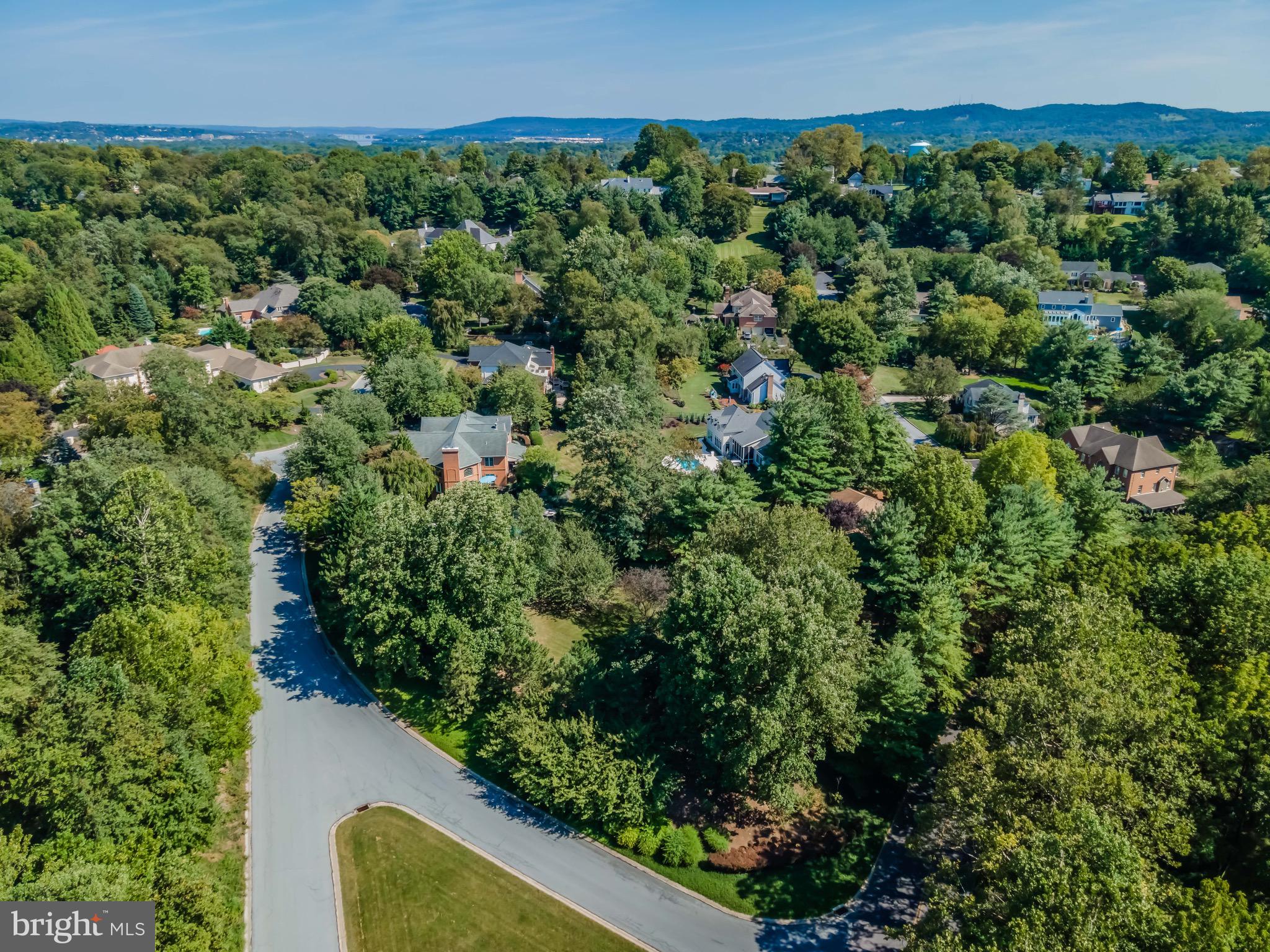 WHITE OAKS - Residential