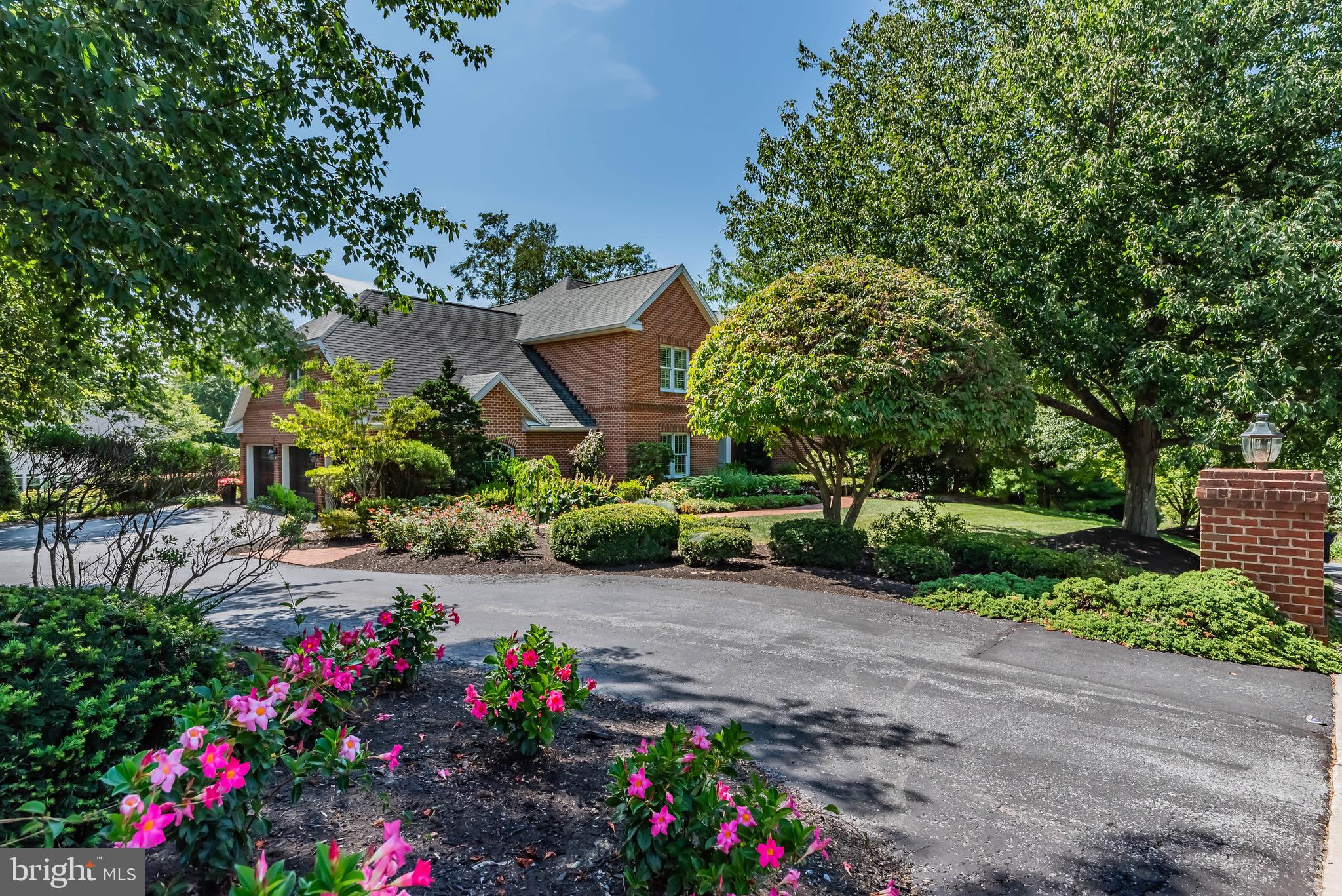 WHITE OAKS - Residential