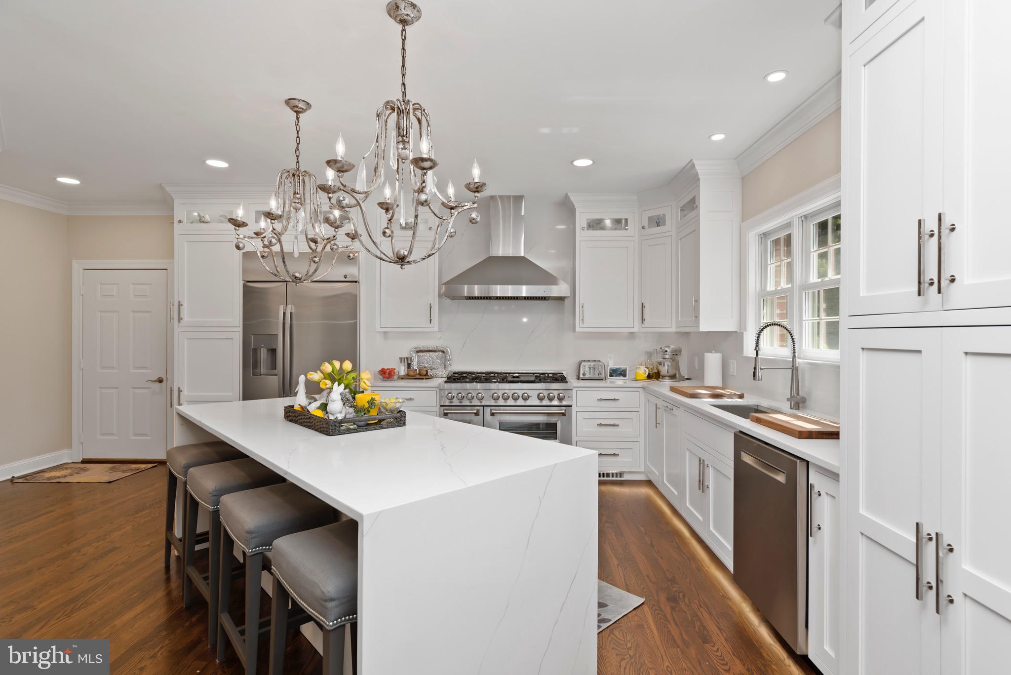 WHITE OAKS - Residential