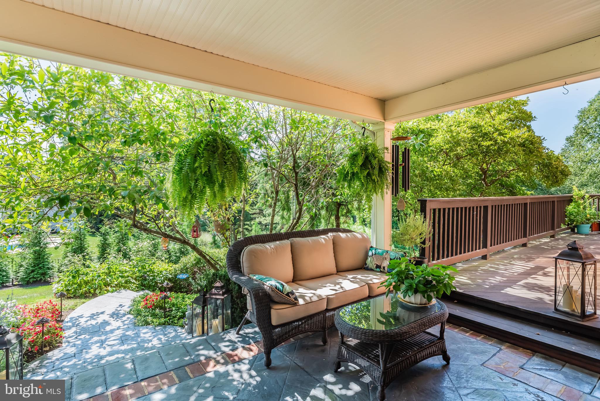 WHITE OAKS - Residential