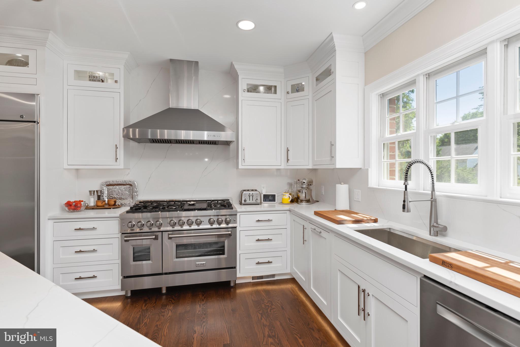 WHITE OAKS - Residential