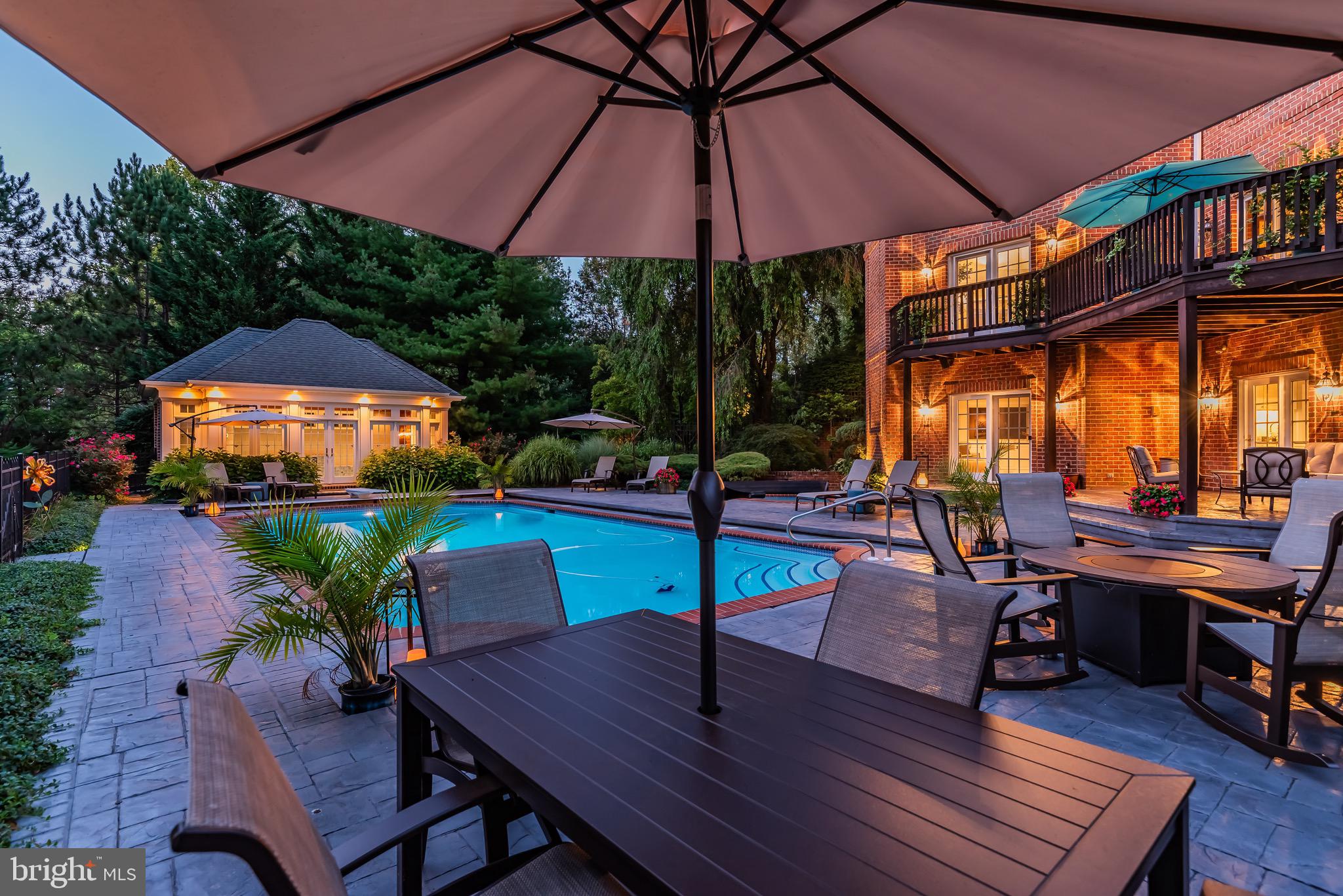 WHITE OAKS - Residential