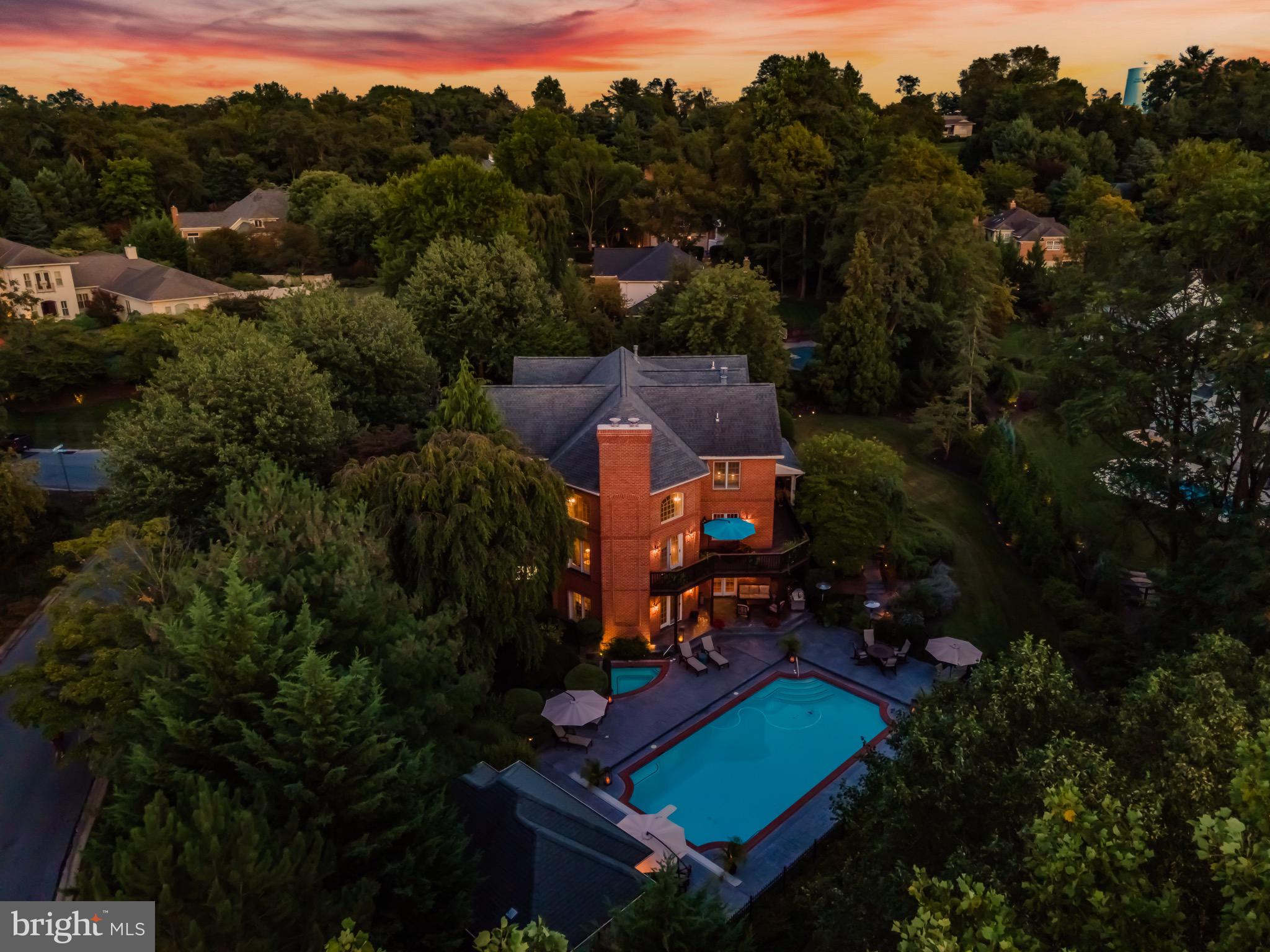 WHITE OAKS - Residential