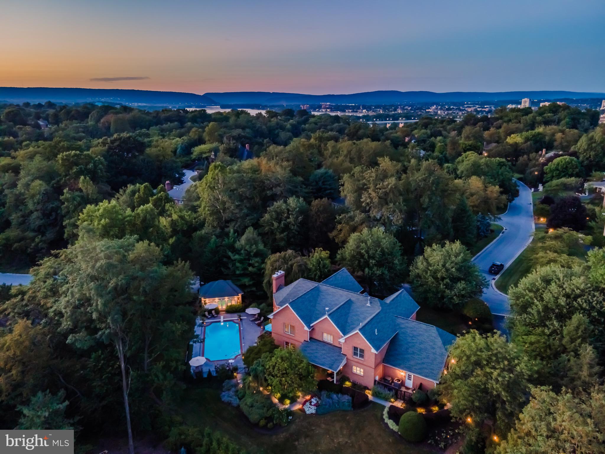 WHITE OAKS - Residential