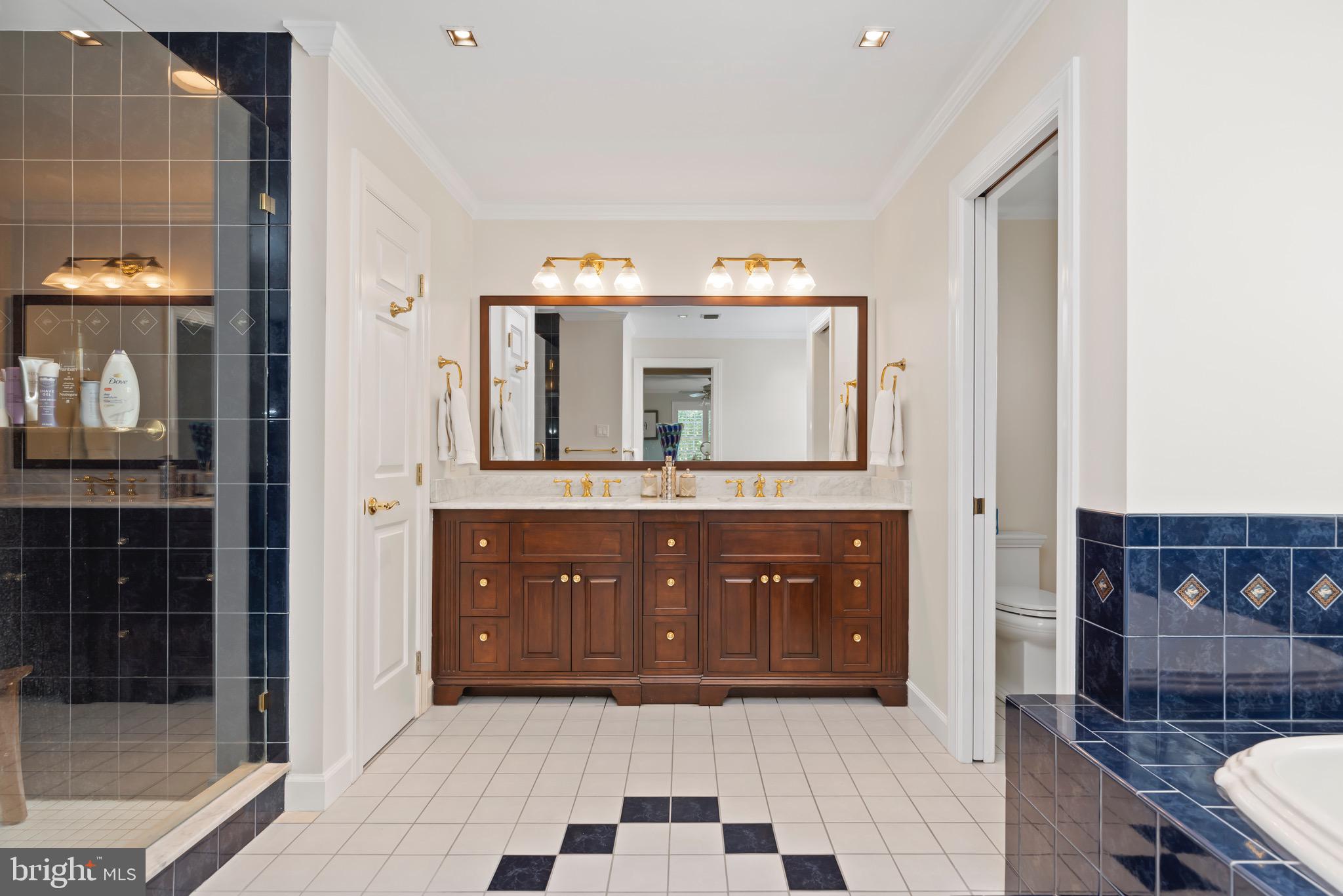 WHITE OAKS - Residential