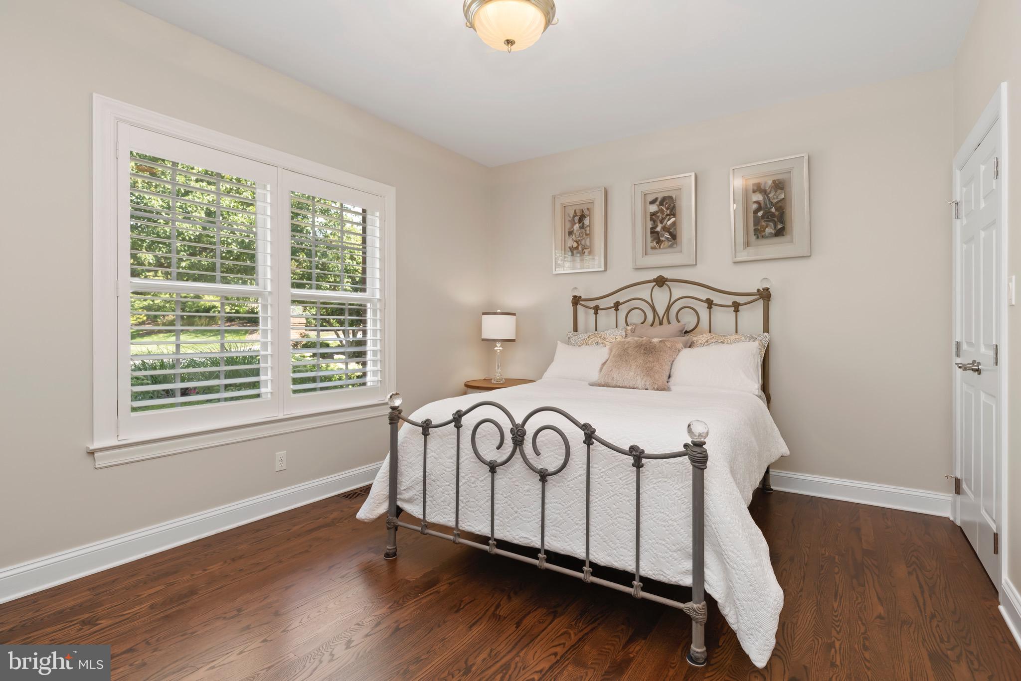 WHITE OAKS - Residential