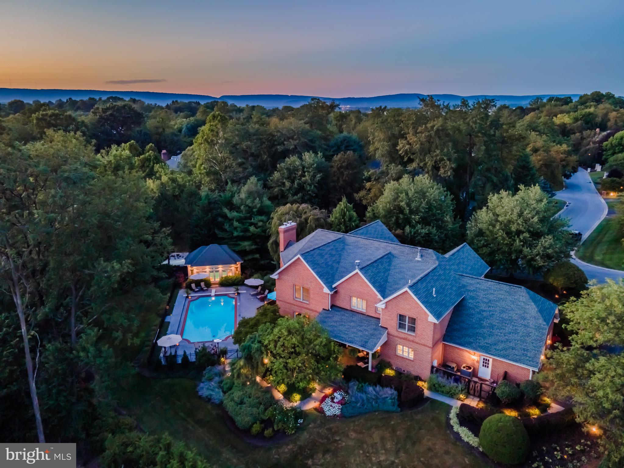 WHITE OAKS - Residential