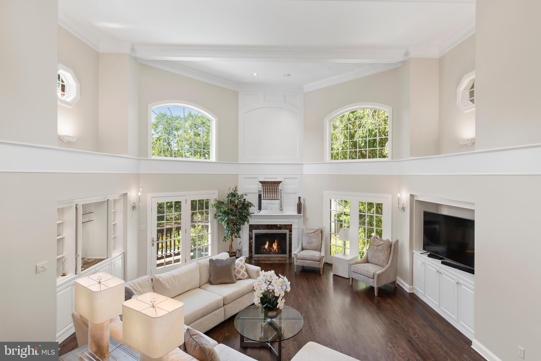 WHITE OAKS - Residential