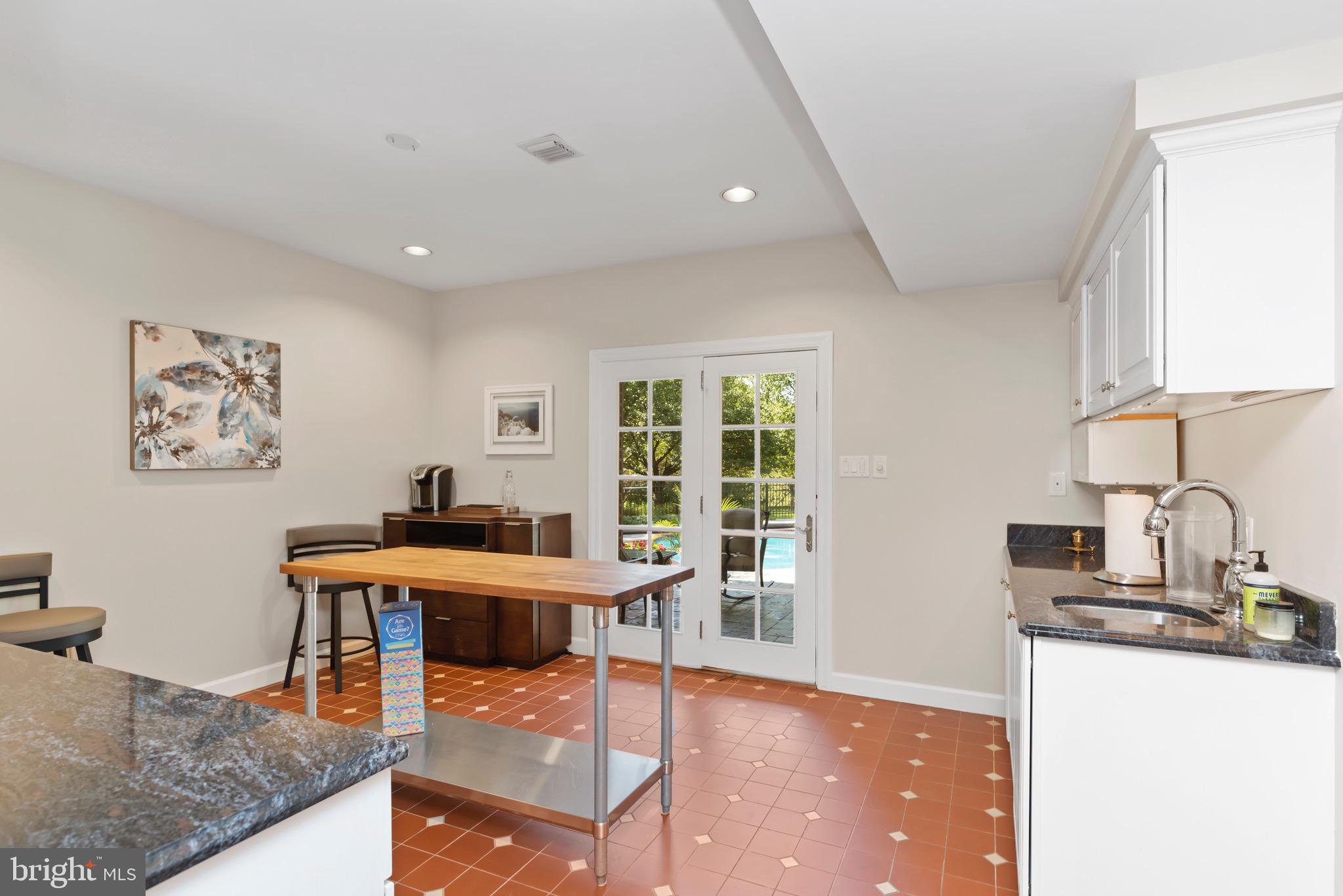 WHITE OAKS - Residential