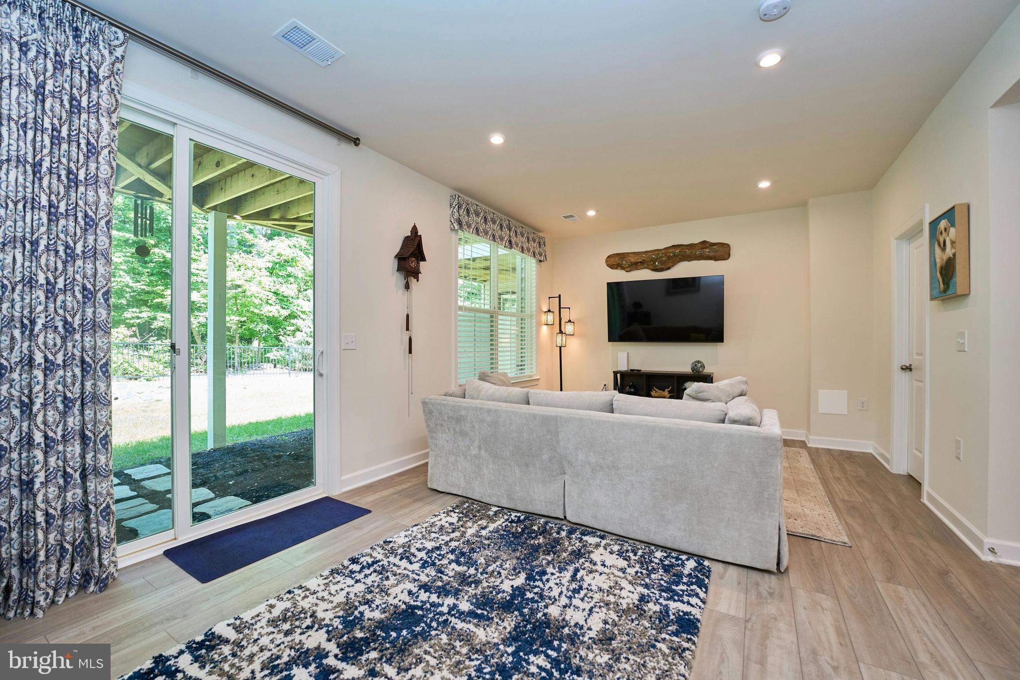 PENDER OAKS - Residential