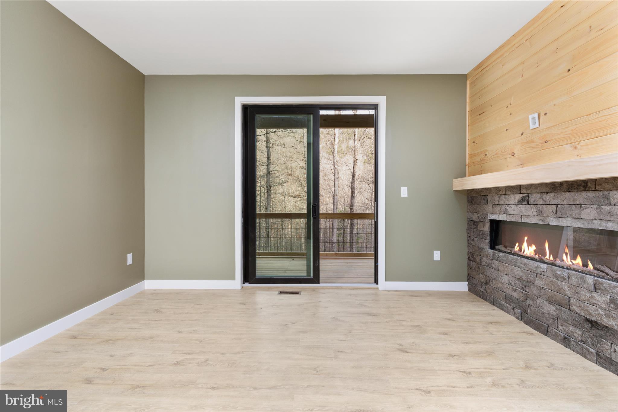 NONE UNRESTRICTED - Residential