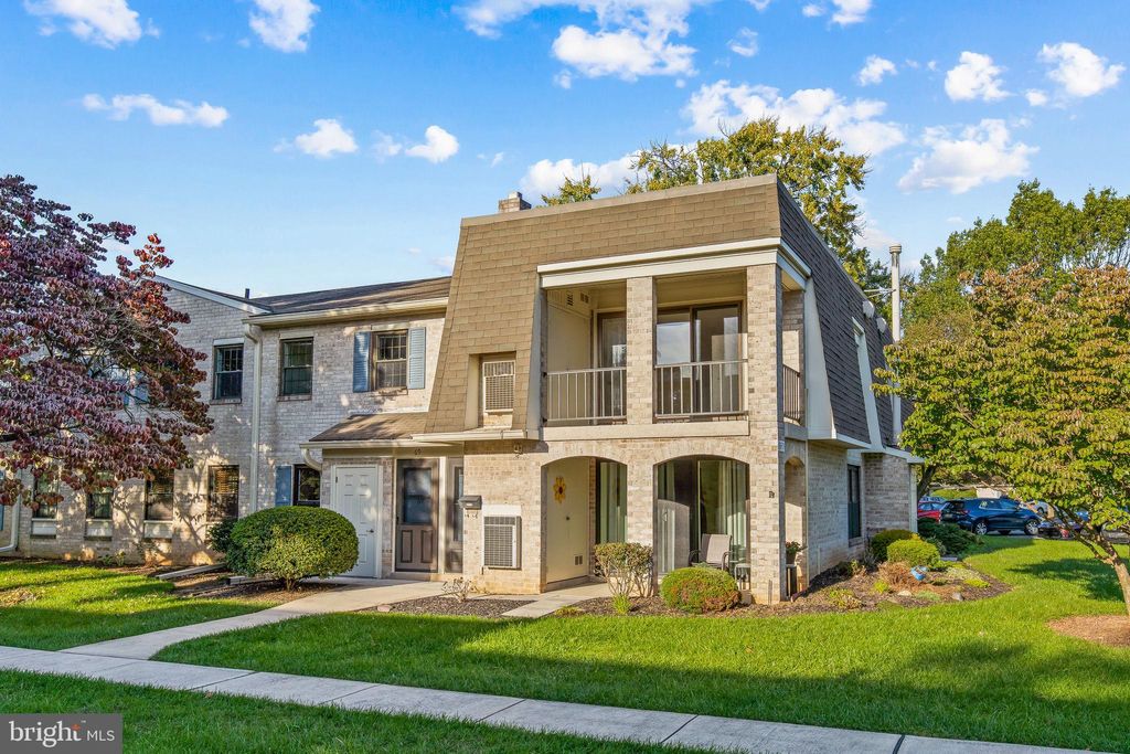 Photo of 69 Valleybrook Drive, Lancaster, PA 17601 (MLS # PALA2042250)