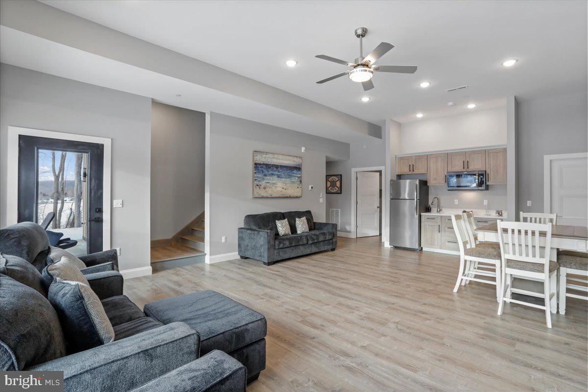 SUNSET RIDGE - Residential