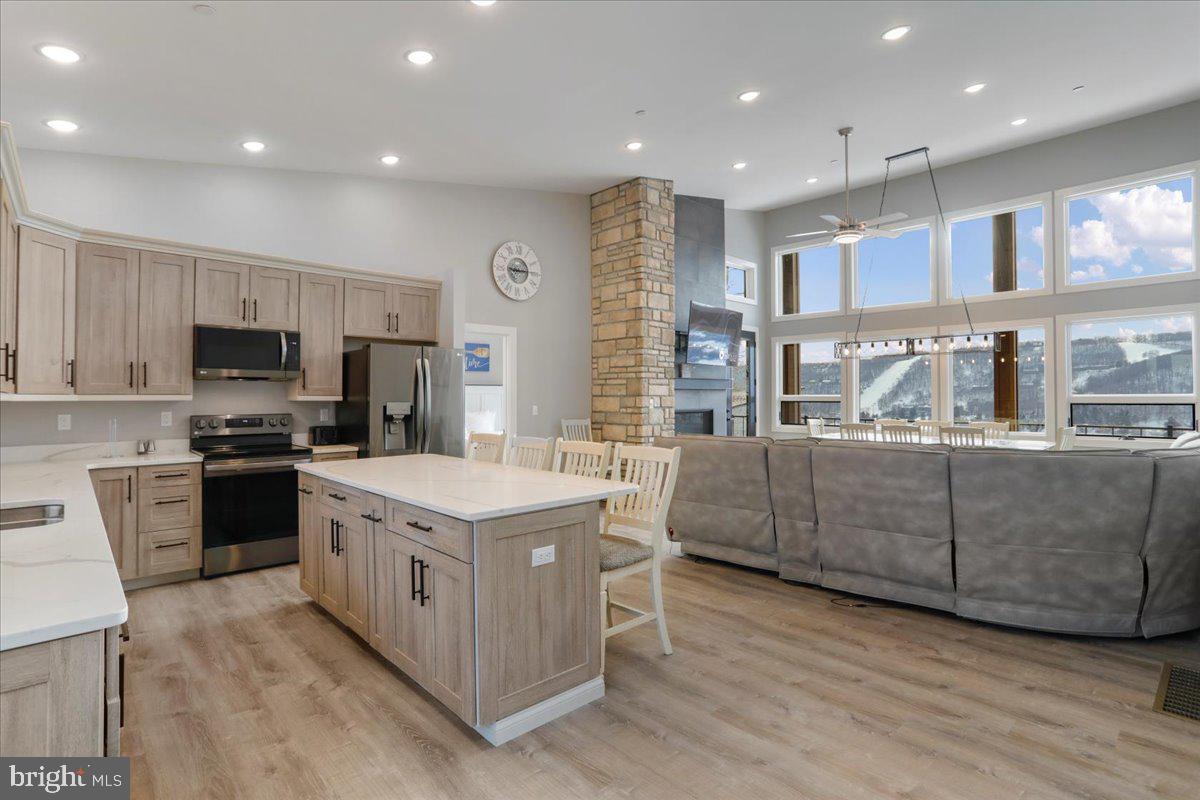 SUNSET RIDGE - Residential