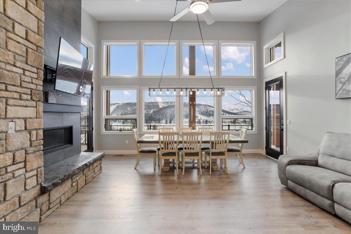 SUNSET RIDGE - Residential