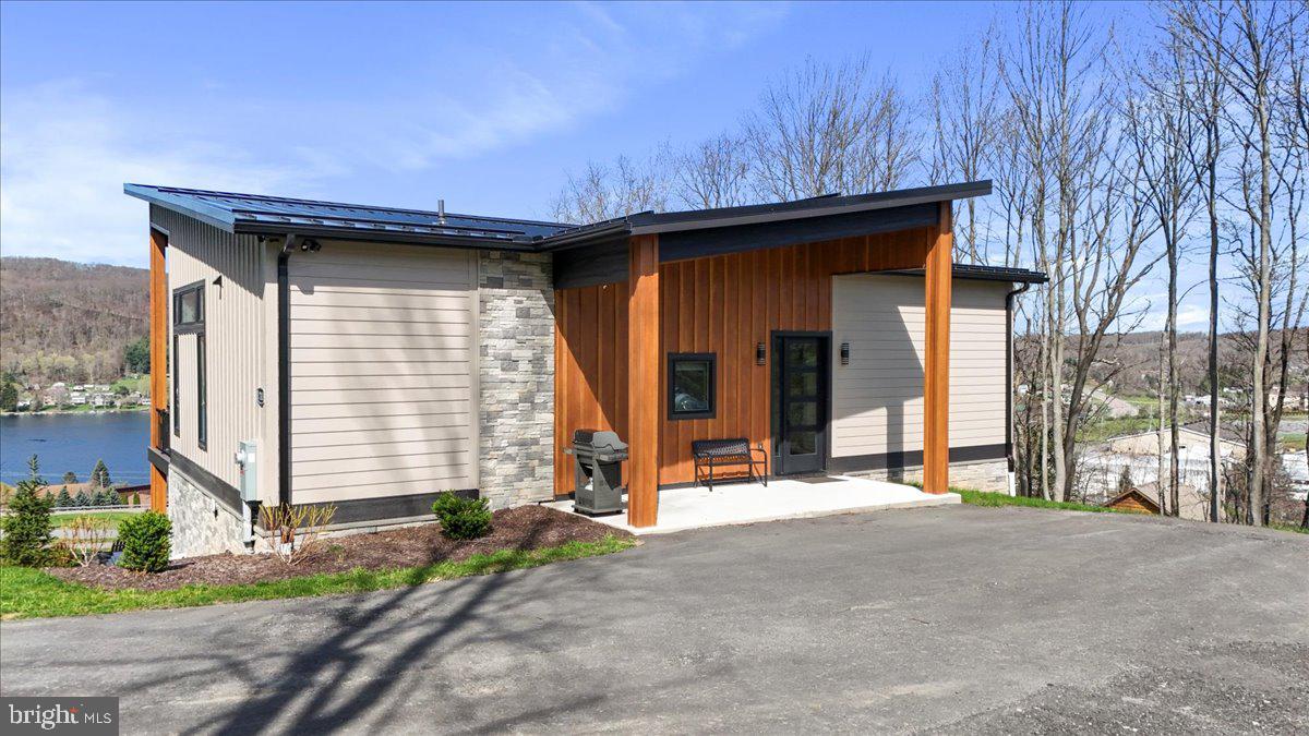 SUNSET RIDGE - Residential