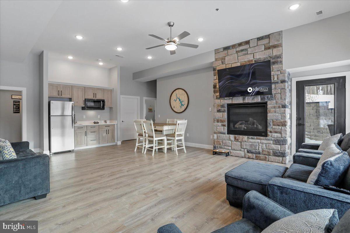 SUNSET RIDGE - Residential