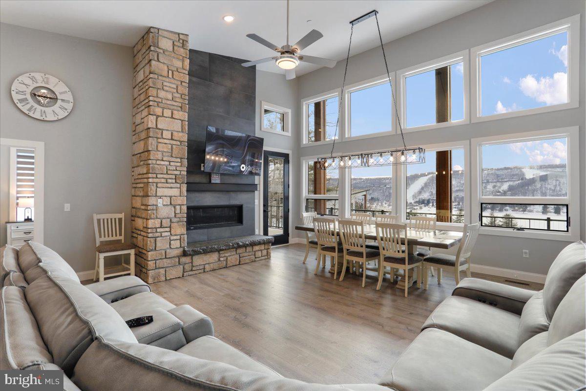 SUNSET RIDGE - Residential