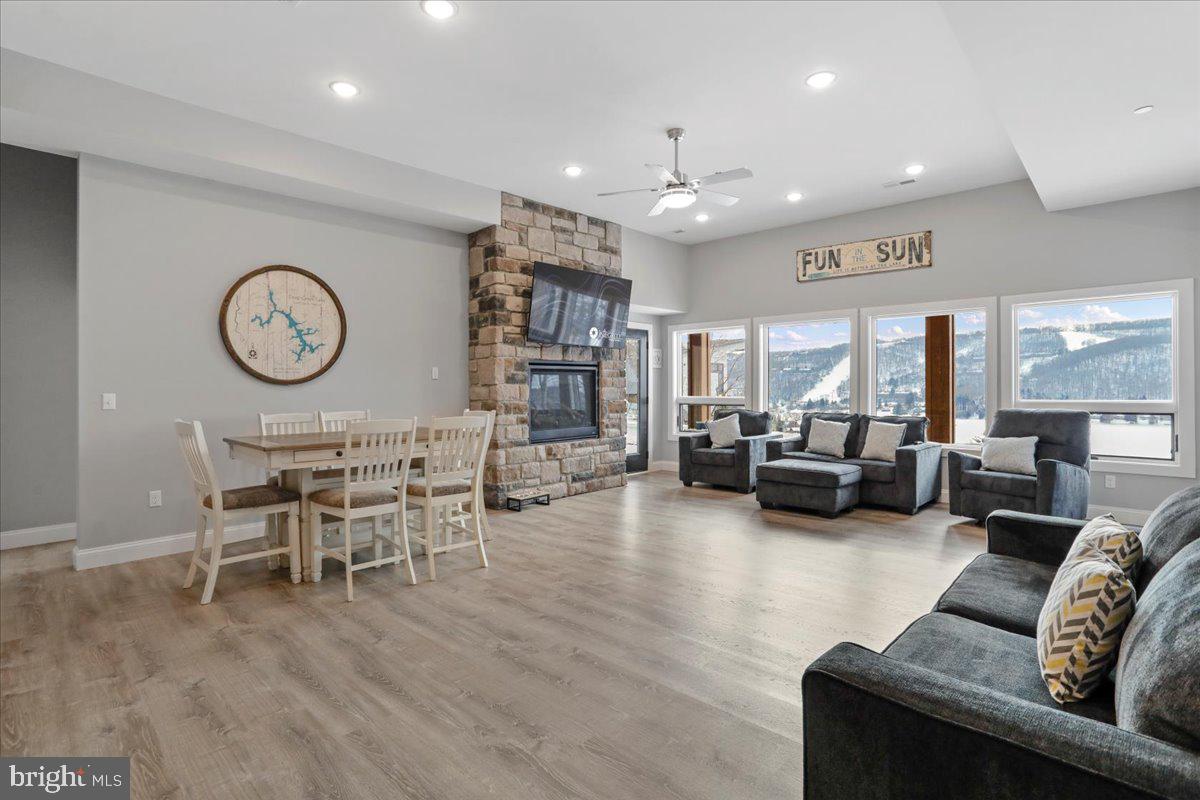 SUNSET RIDGE - Residential