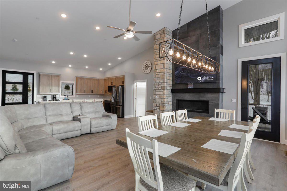 SUNSET RIDGE - Residential