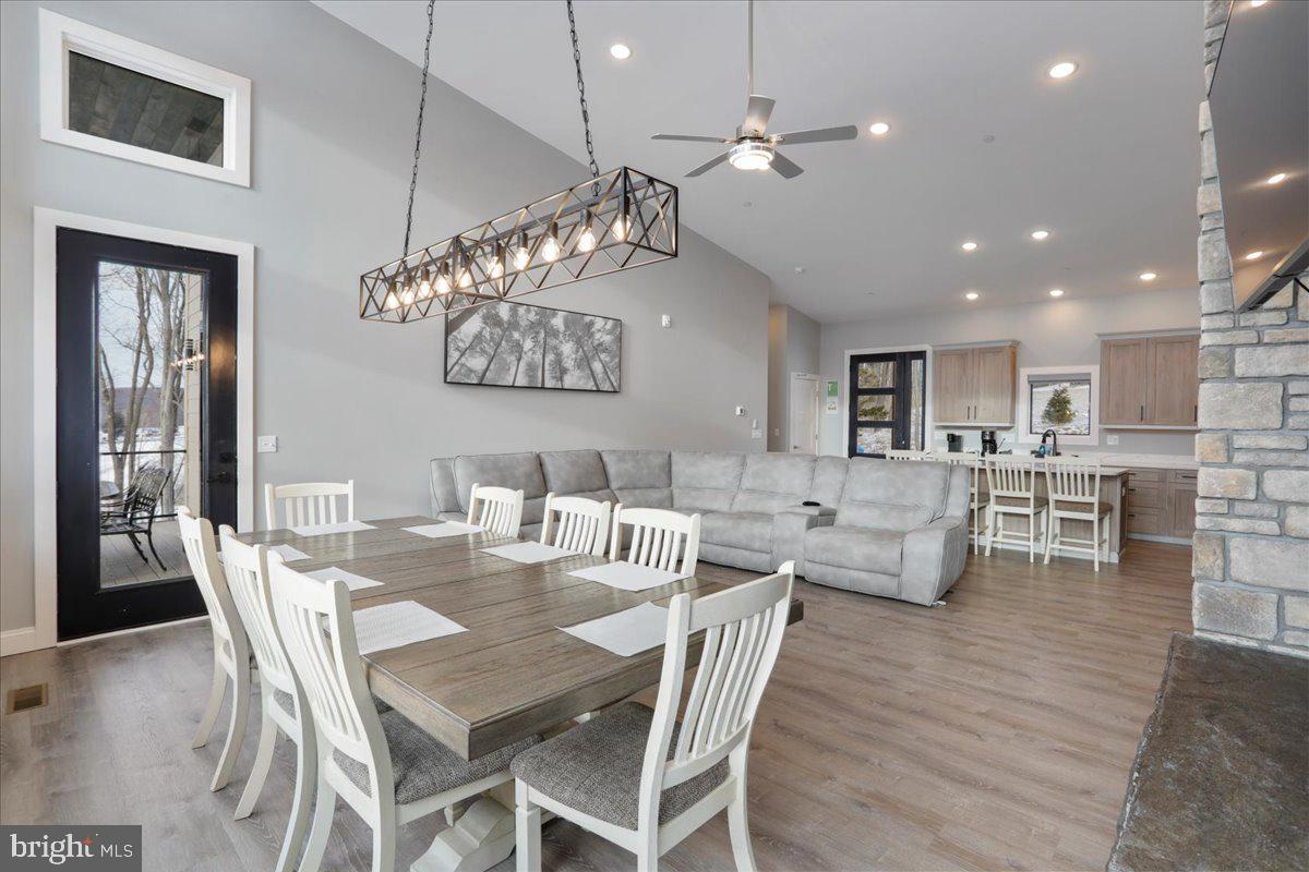 SUNSET RIDGE - Residential