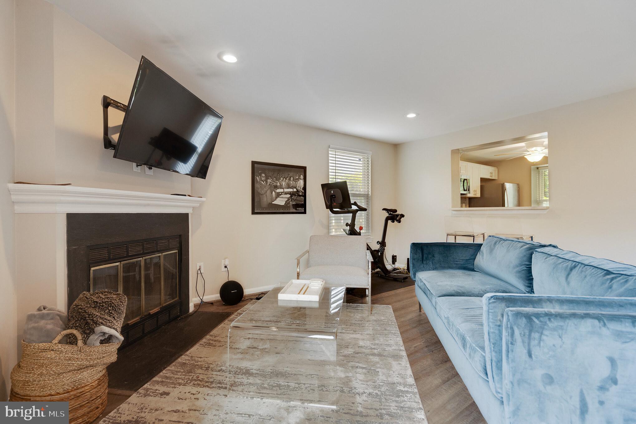 OAK POND - Residential