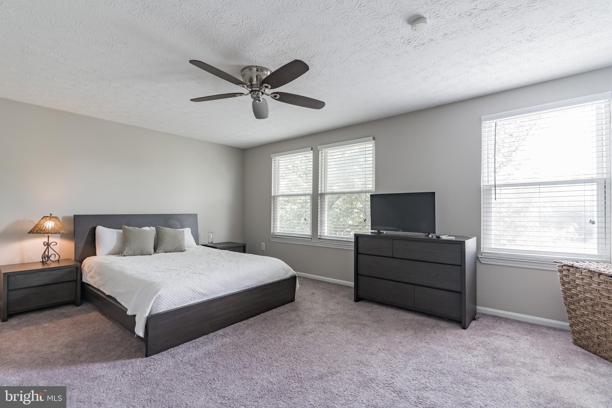 OAK POND - Residential