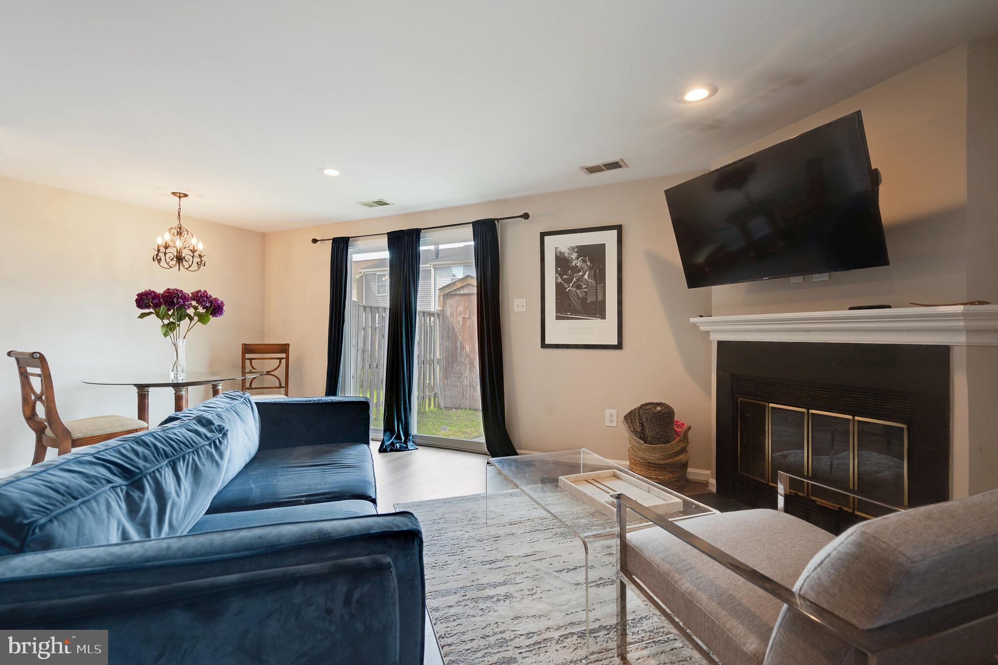 OAK POND - Residential