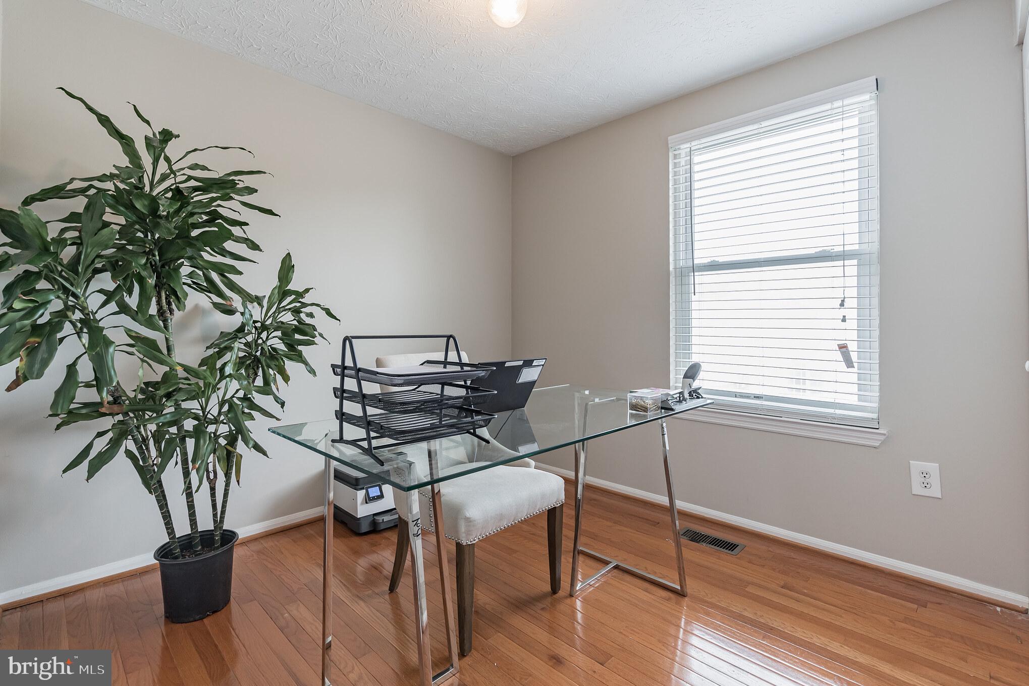 OAK POND - Residential