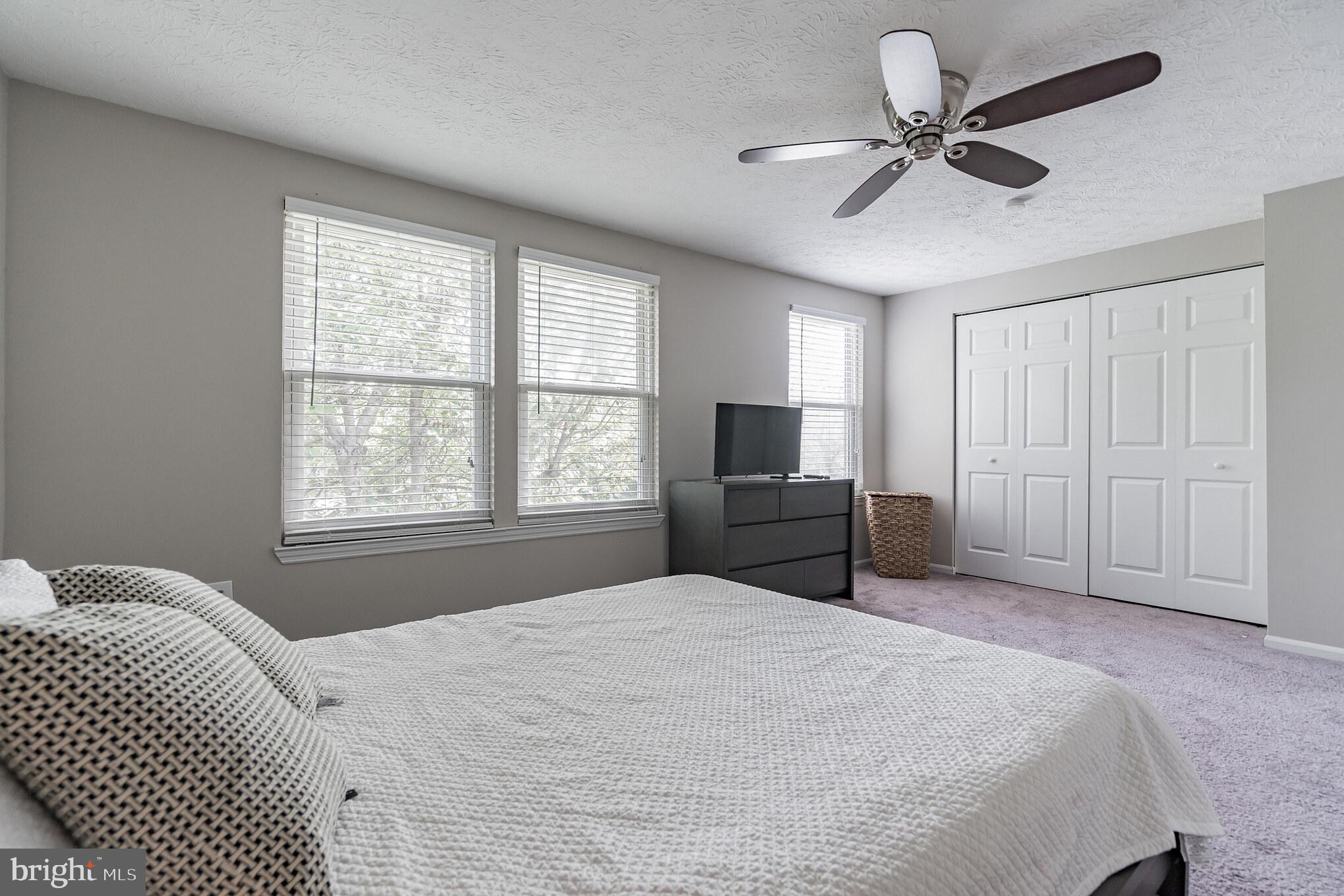 OAK POND - Residential