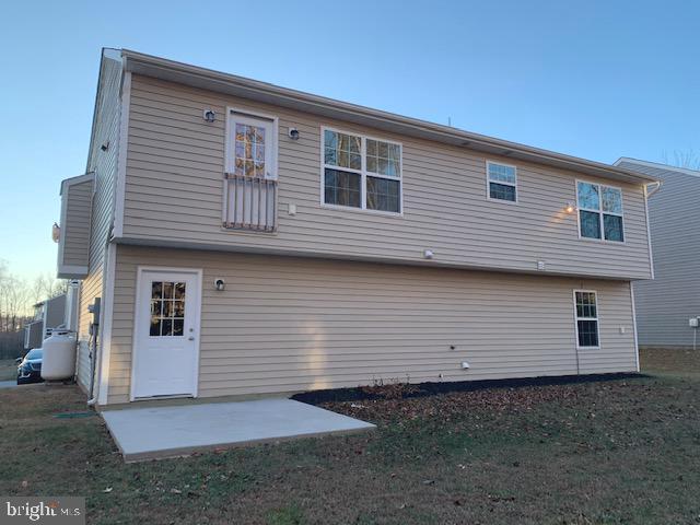 DABNEY WOODS - Residential Lease